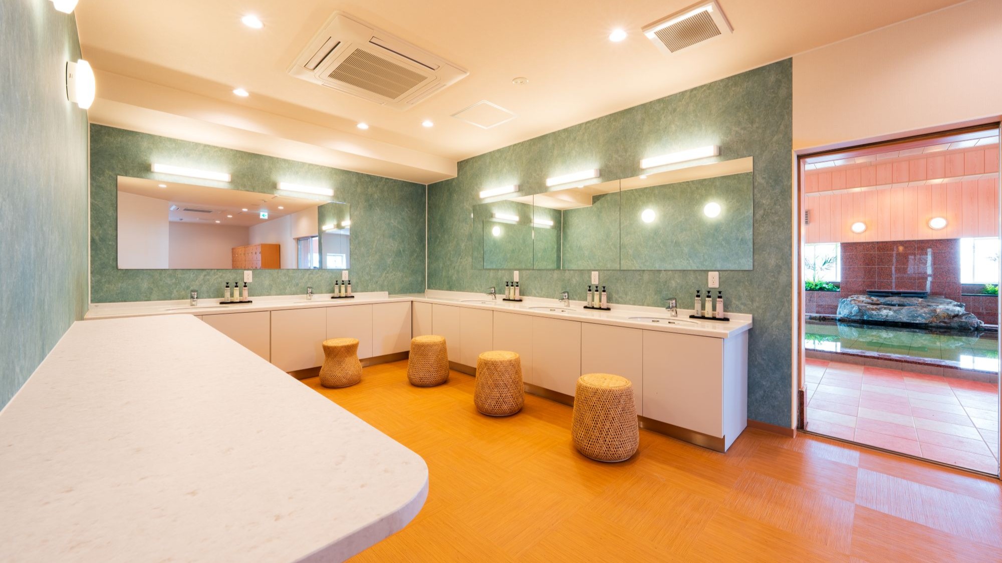 ９階大浴場　別府　脱衣所