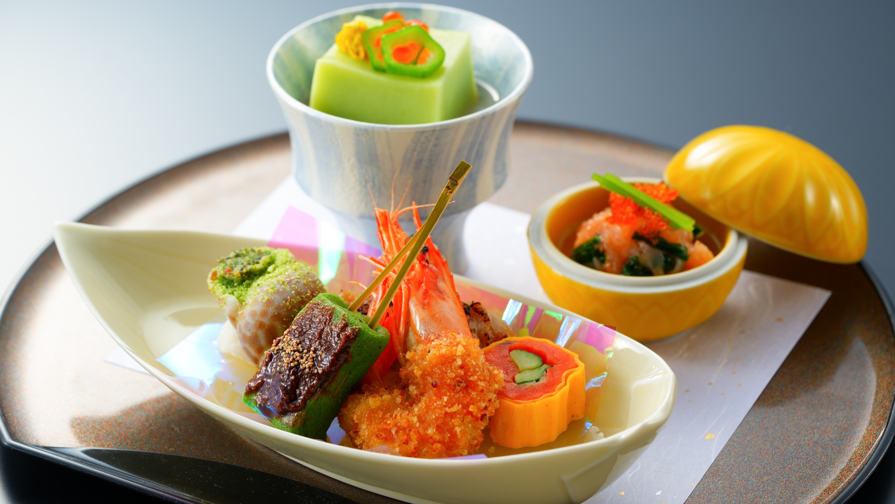 【夕食】前菜一例　季節ごとに変わるお料理をご提供いたします。