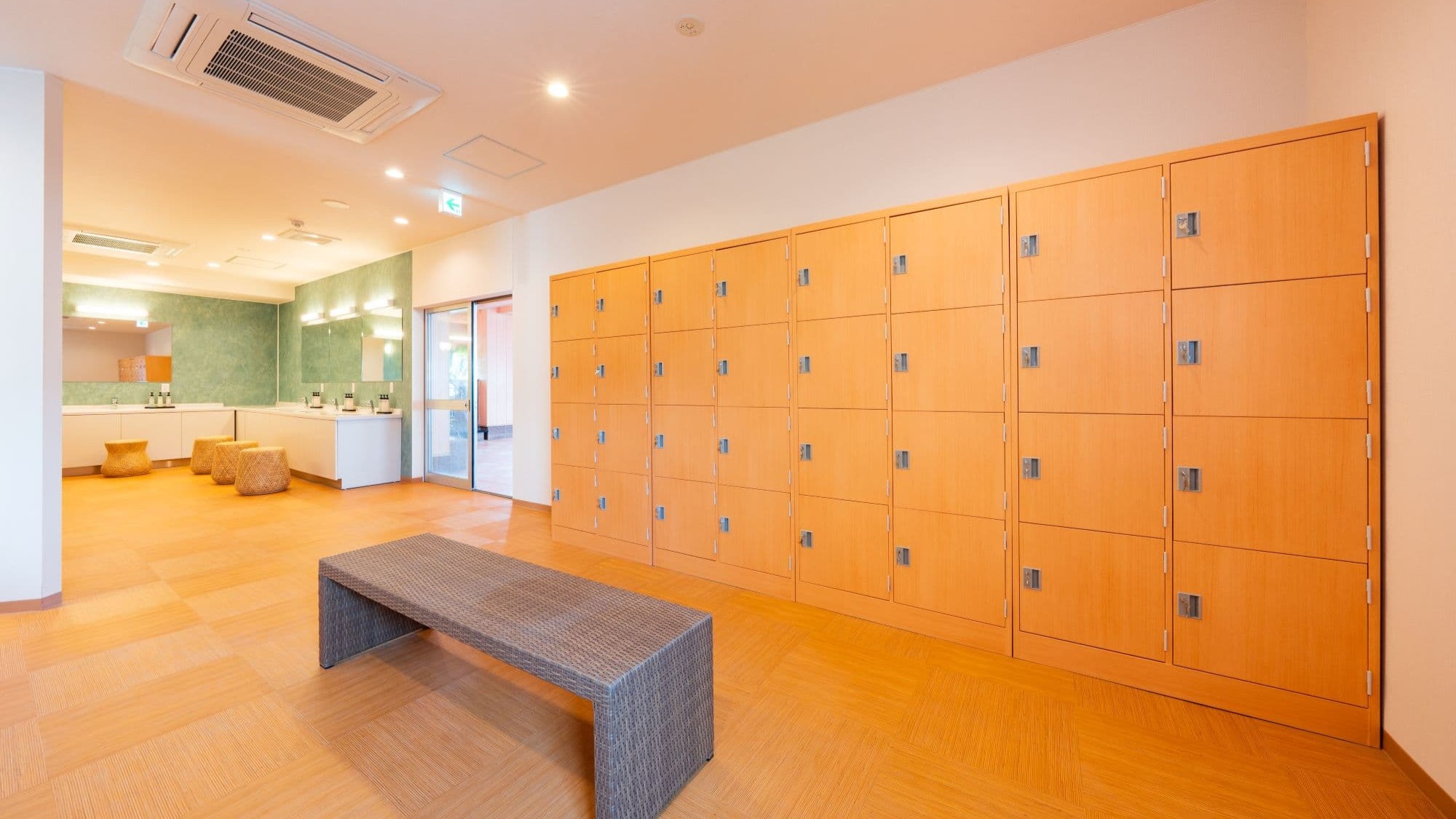 ９階大浴場　別府　脱衣所