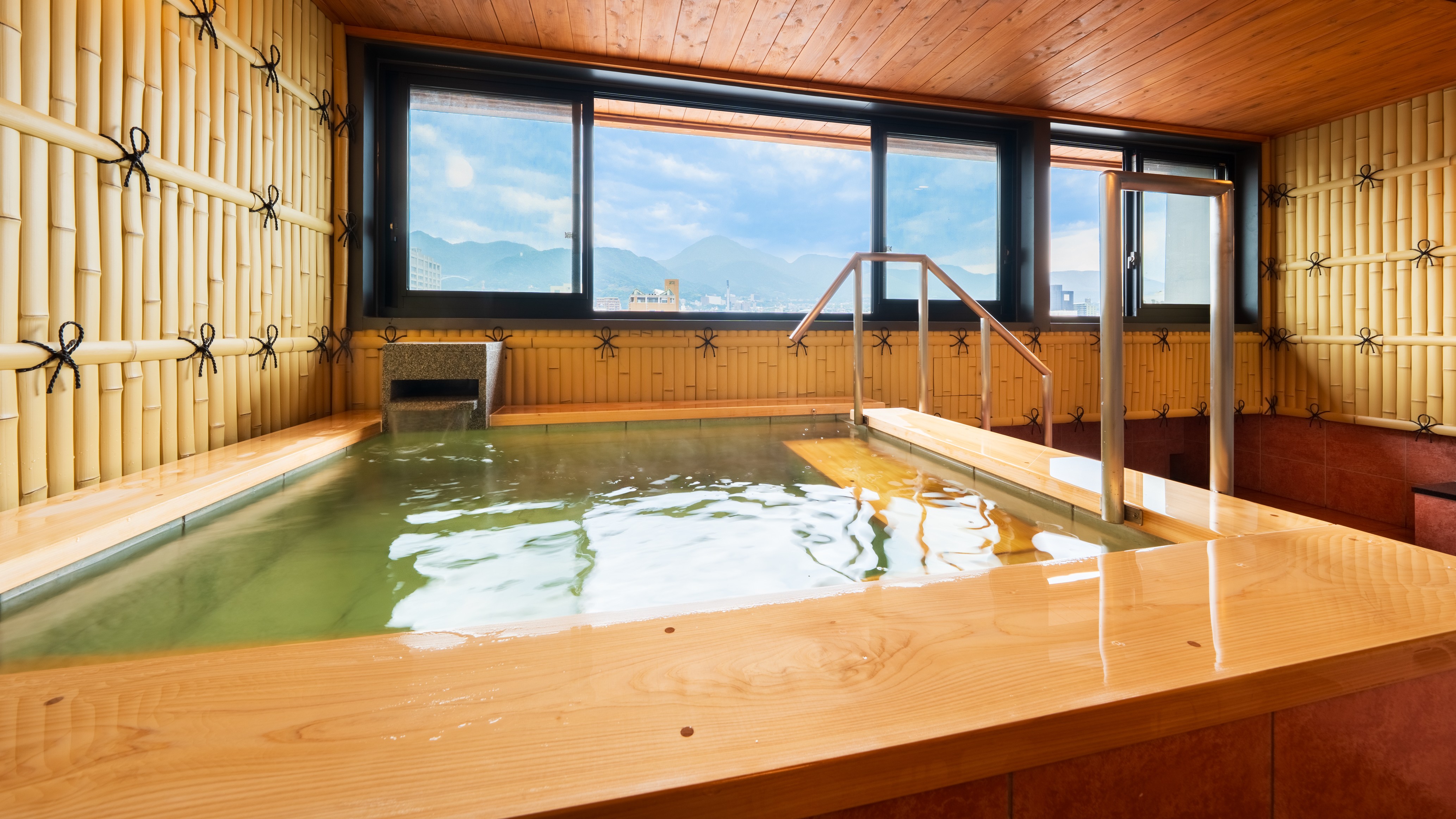 半露天風呂付　和モダン特別室「雪」