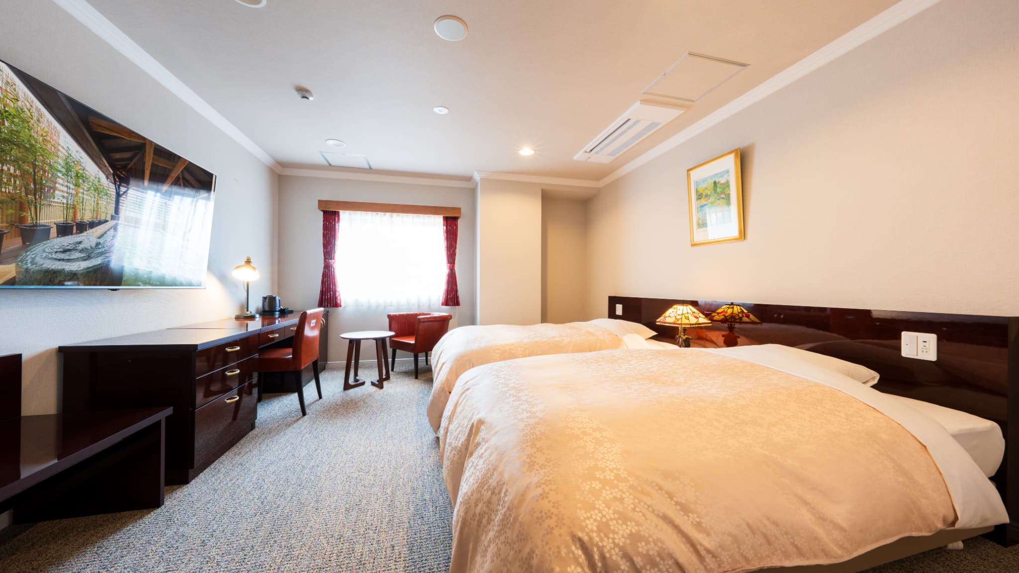 スタンダードツイン(38㎡/セミダブルベッド120cm&times;2台)