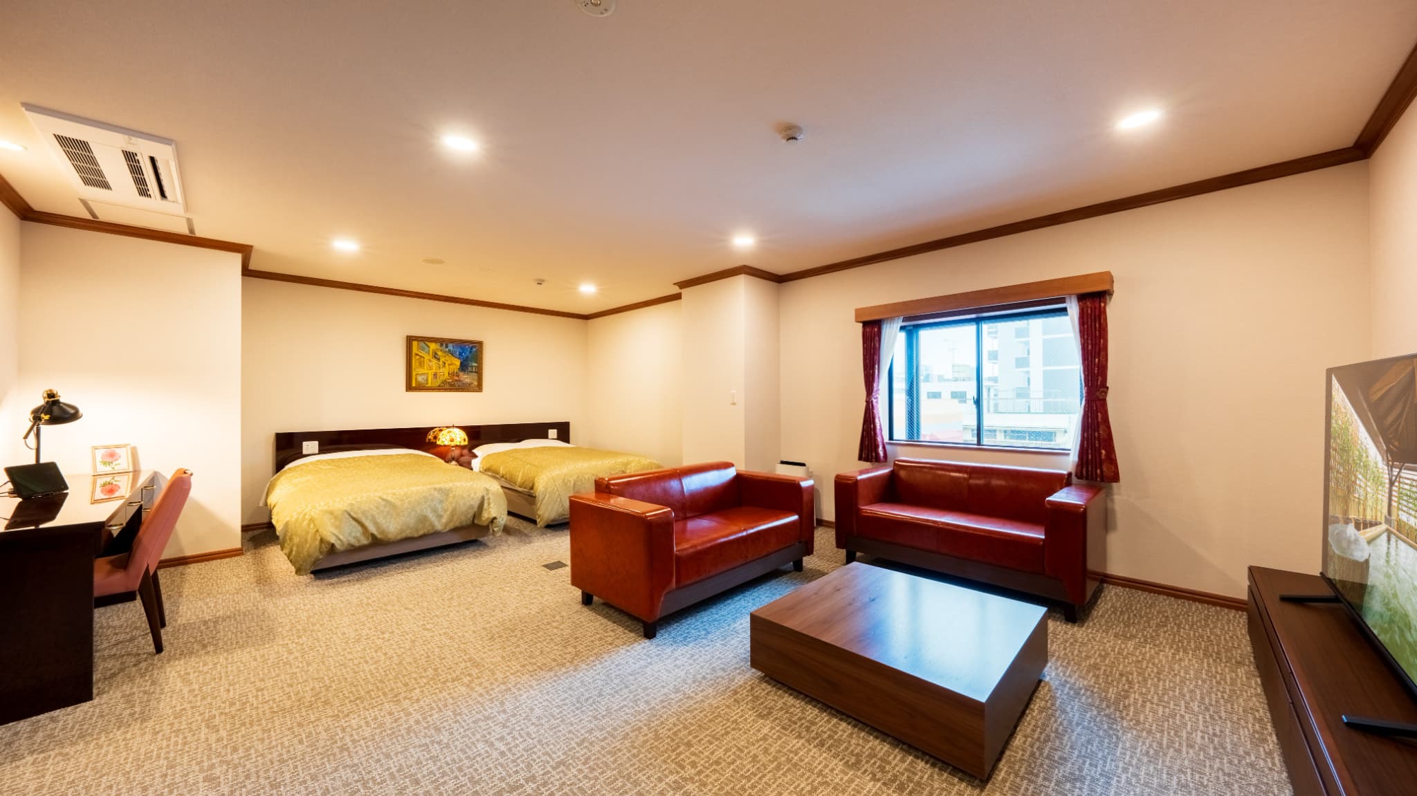 フォーススイート［90平米／セミダブル4台］