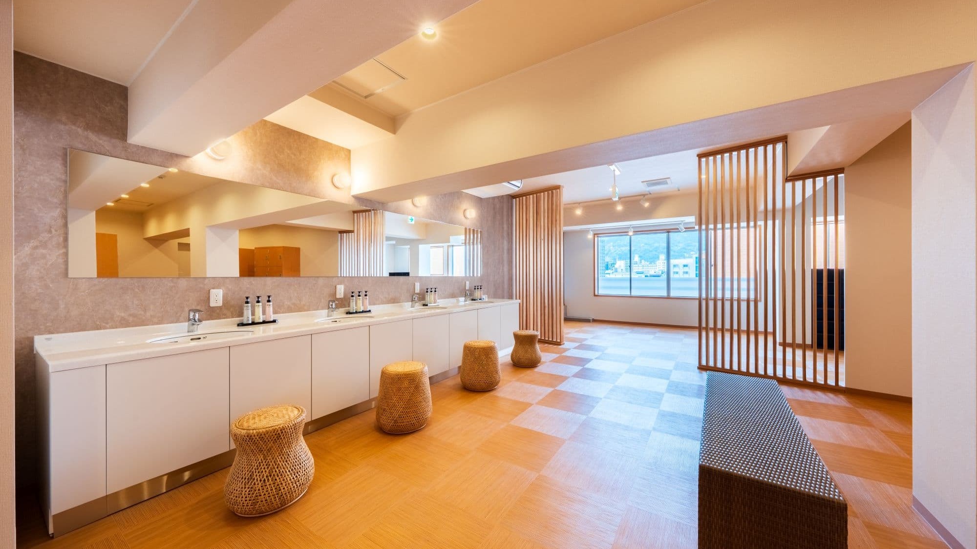 ６階大浴場　脱衣所