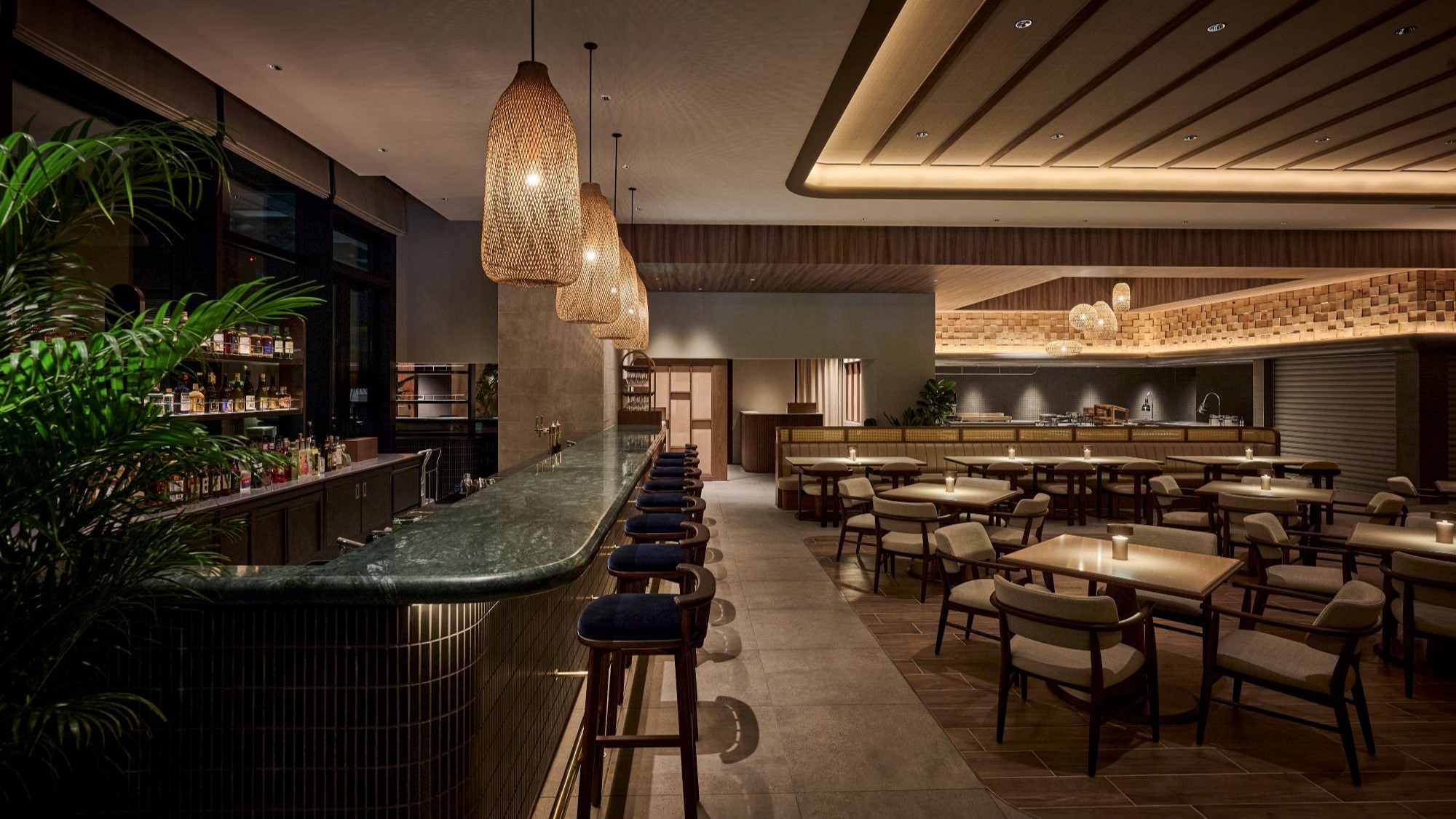 オールデイダイニング「THE 7TH TERRACE RYUKYU」 バーカウンター イメージ