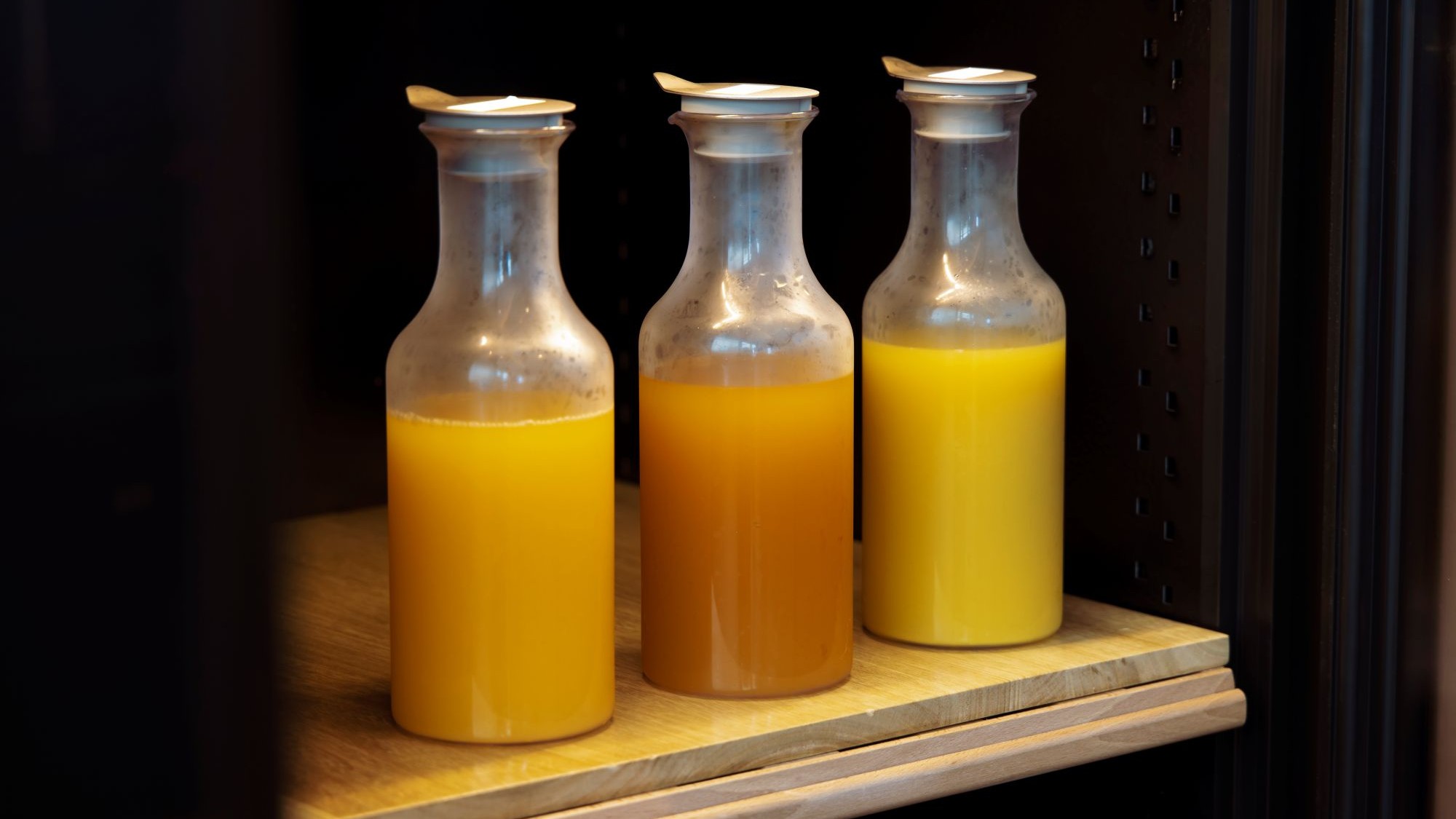 エグゼクティブラウンジでは、時間帯により軽食やコーヒー、アルコールなどのドリンクをご用意しています。