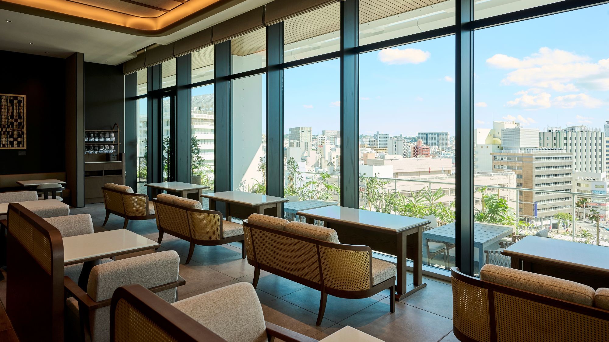 オールデイダイニング「THE 7TH TERRACE RYUKYU」 店内イメージ