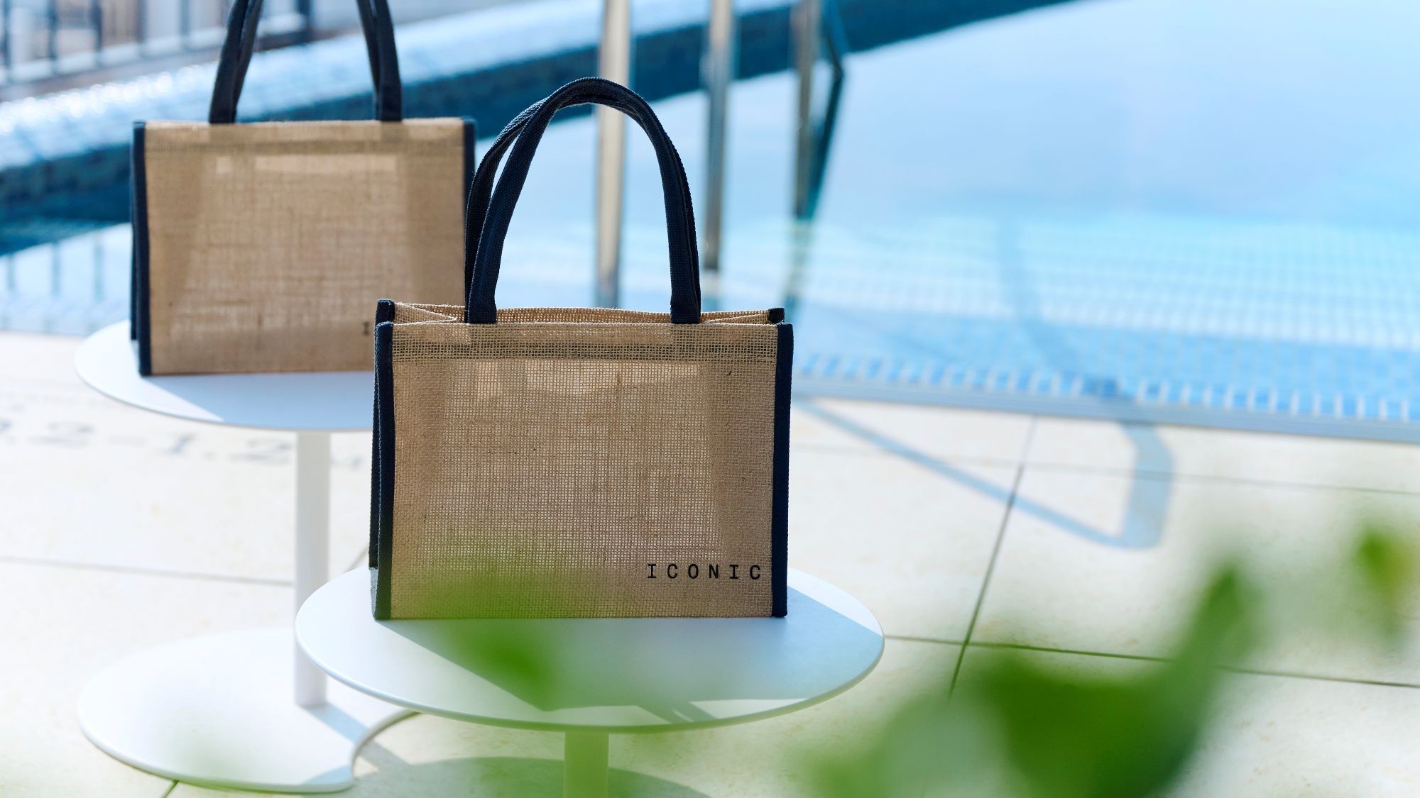 客室にプールバッグをご用意しております。