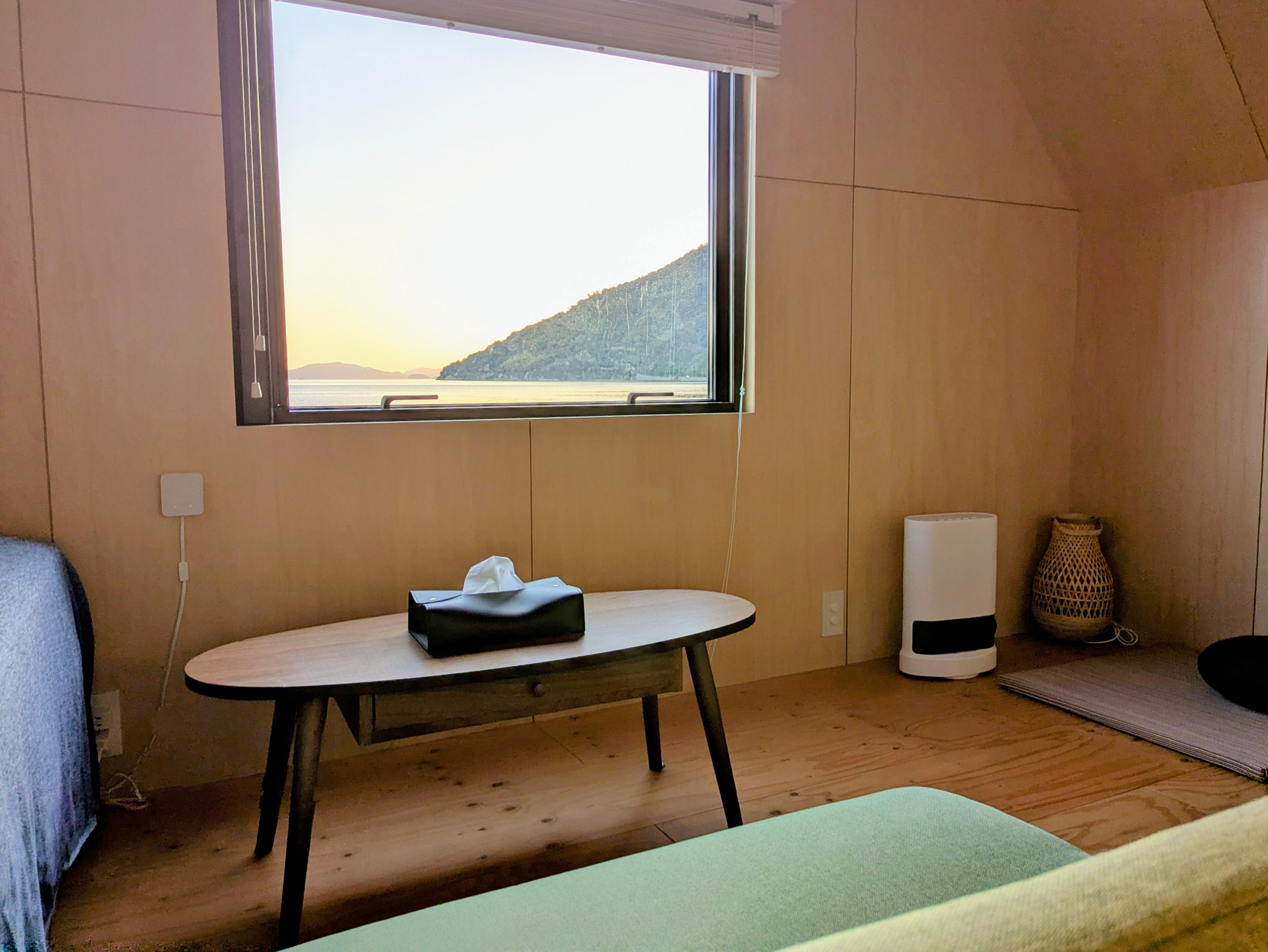 リビングから正面の海を望む