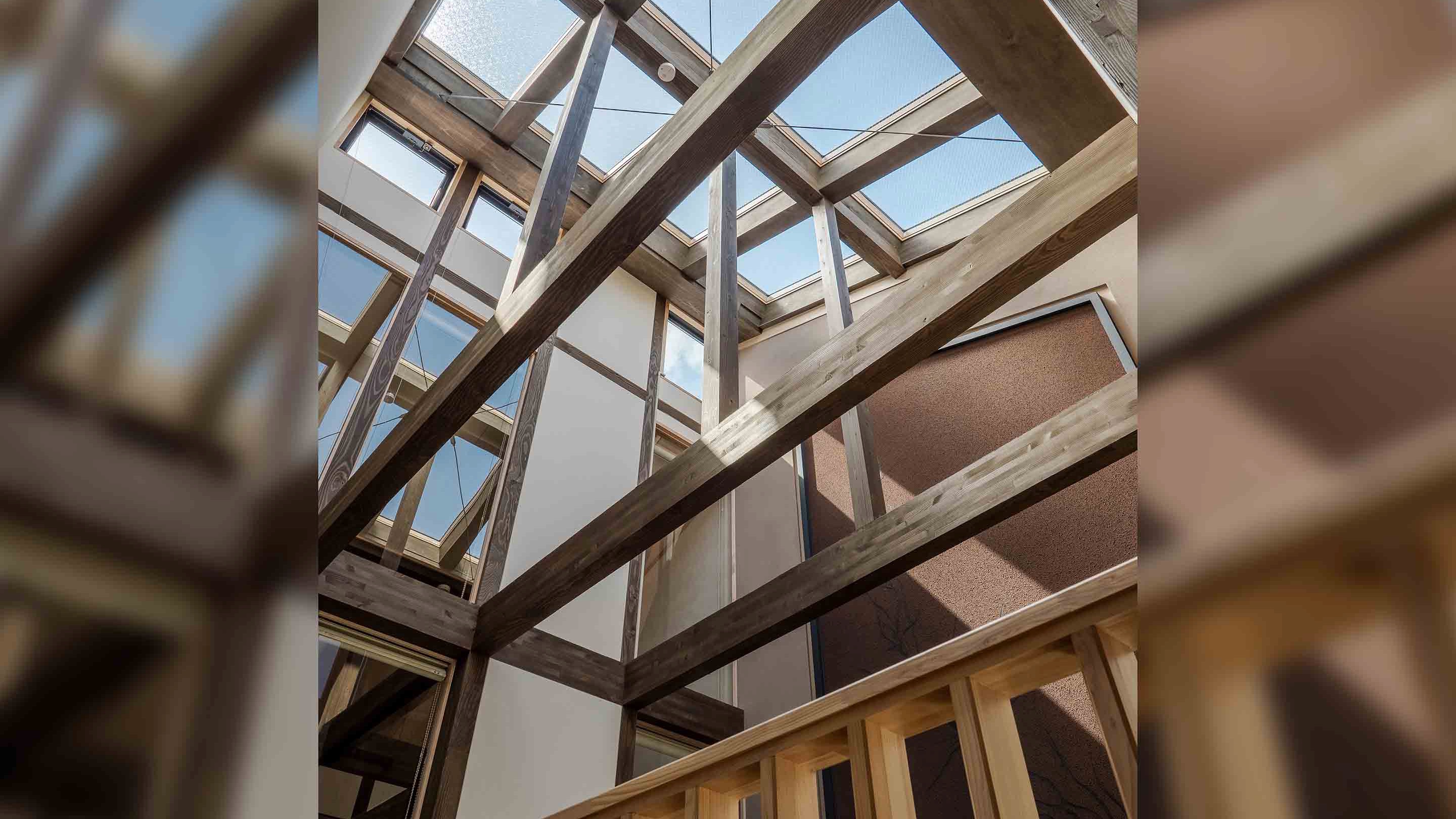 吹き抜けの梁【ゆきの花】