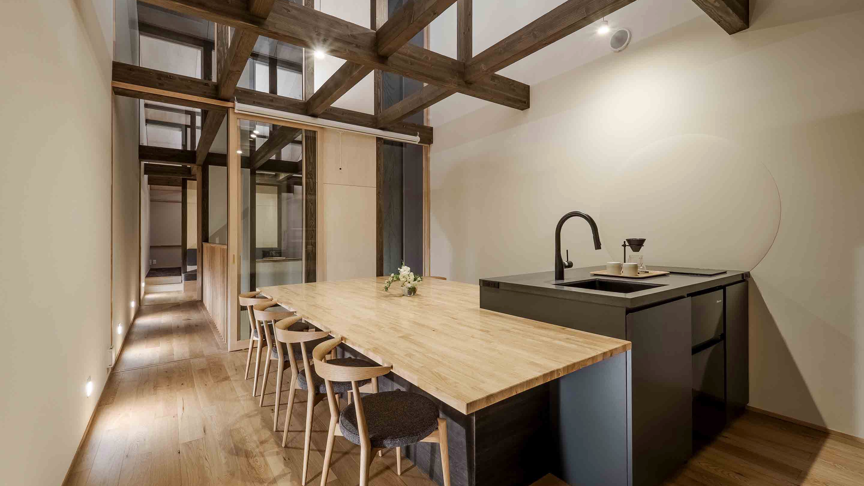 リビングダイニング【花里町 あおの花】