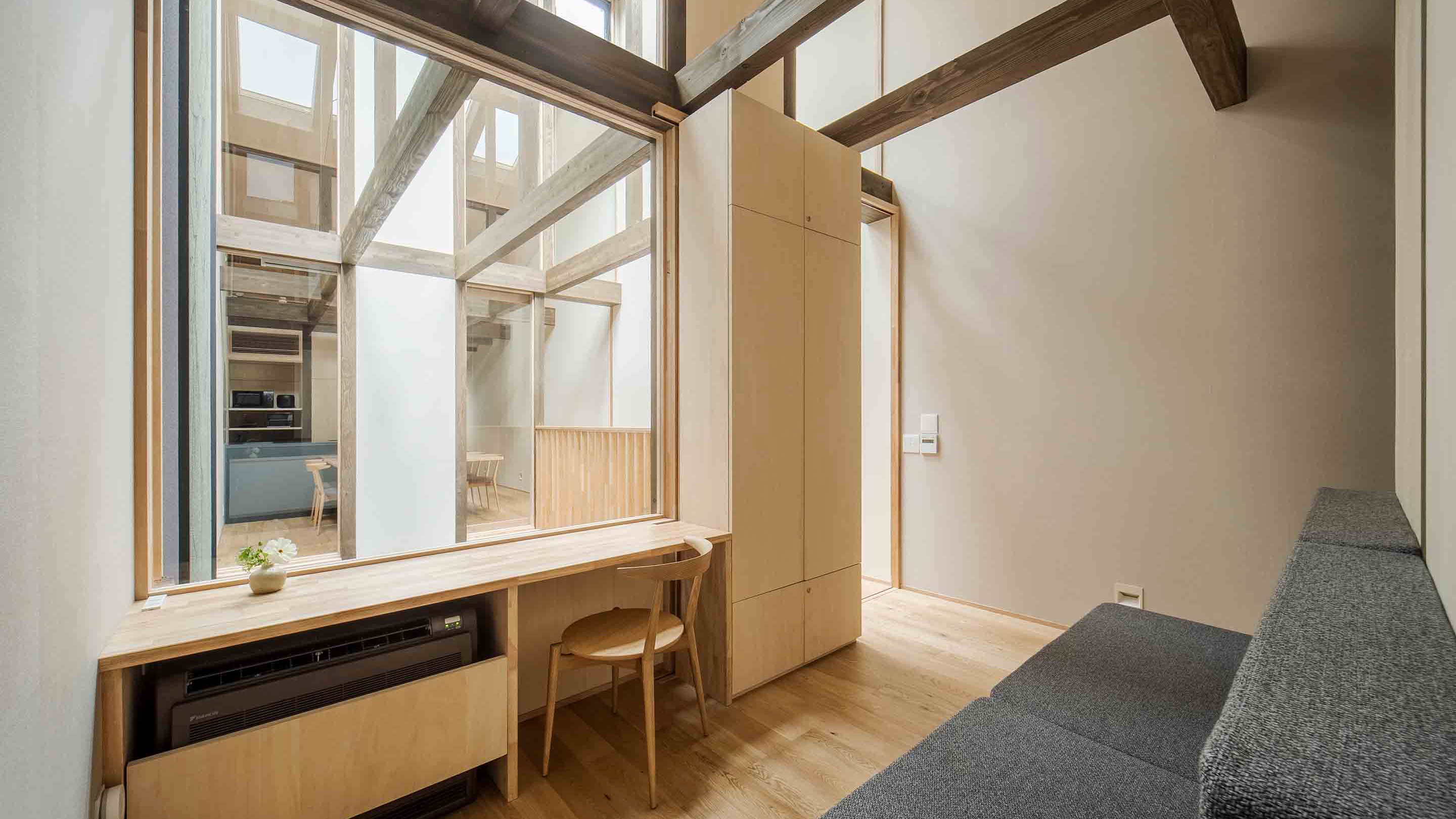 洋室【花里町 あおの花】