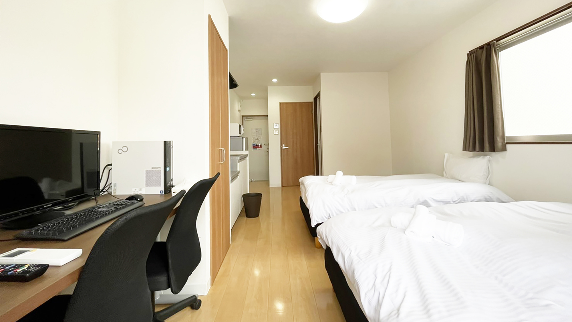 【ツイン：20平米】洗い場付バスルーム、家電付キッチン、必要な物が揃った自宅のようなくつろぎ空間。