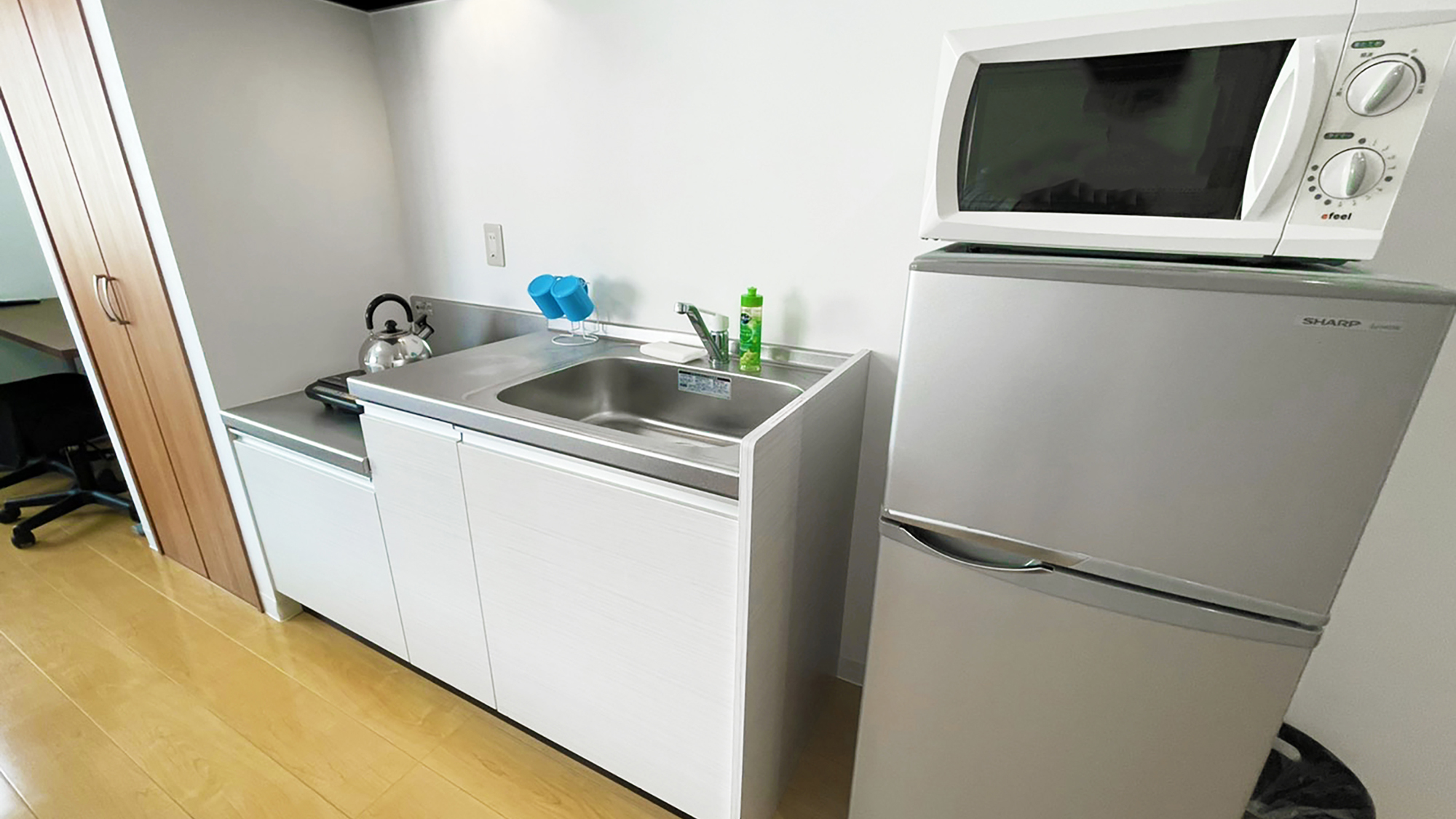 【客室設備】洗い場付バスルーム、家電付キッチン、洗濯機などの設備を整えております。