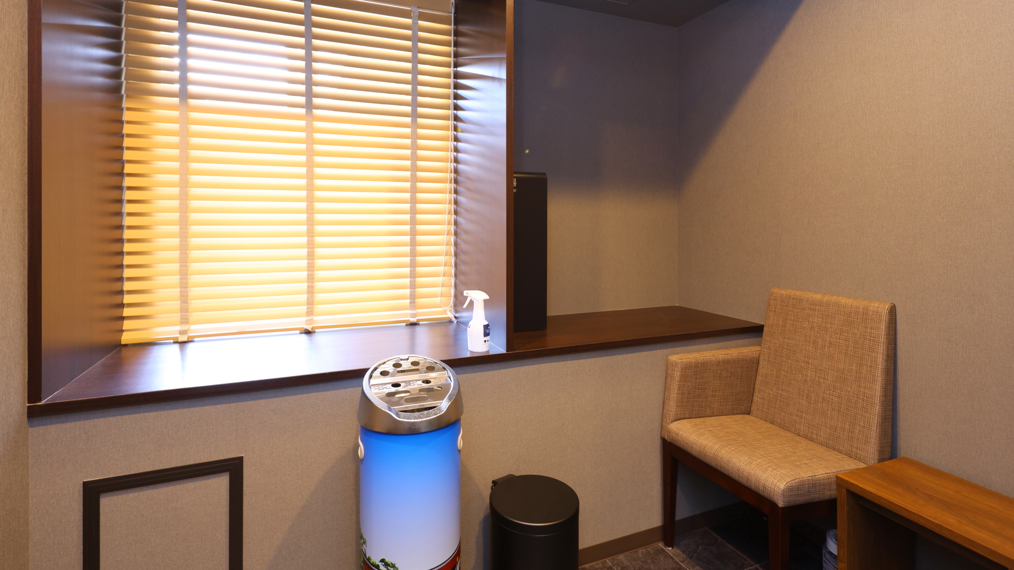 ■喫煙所　（1，2，7階）