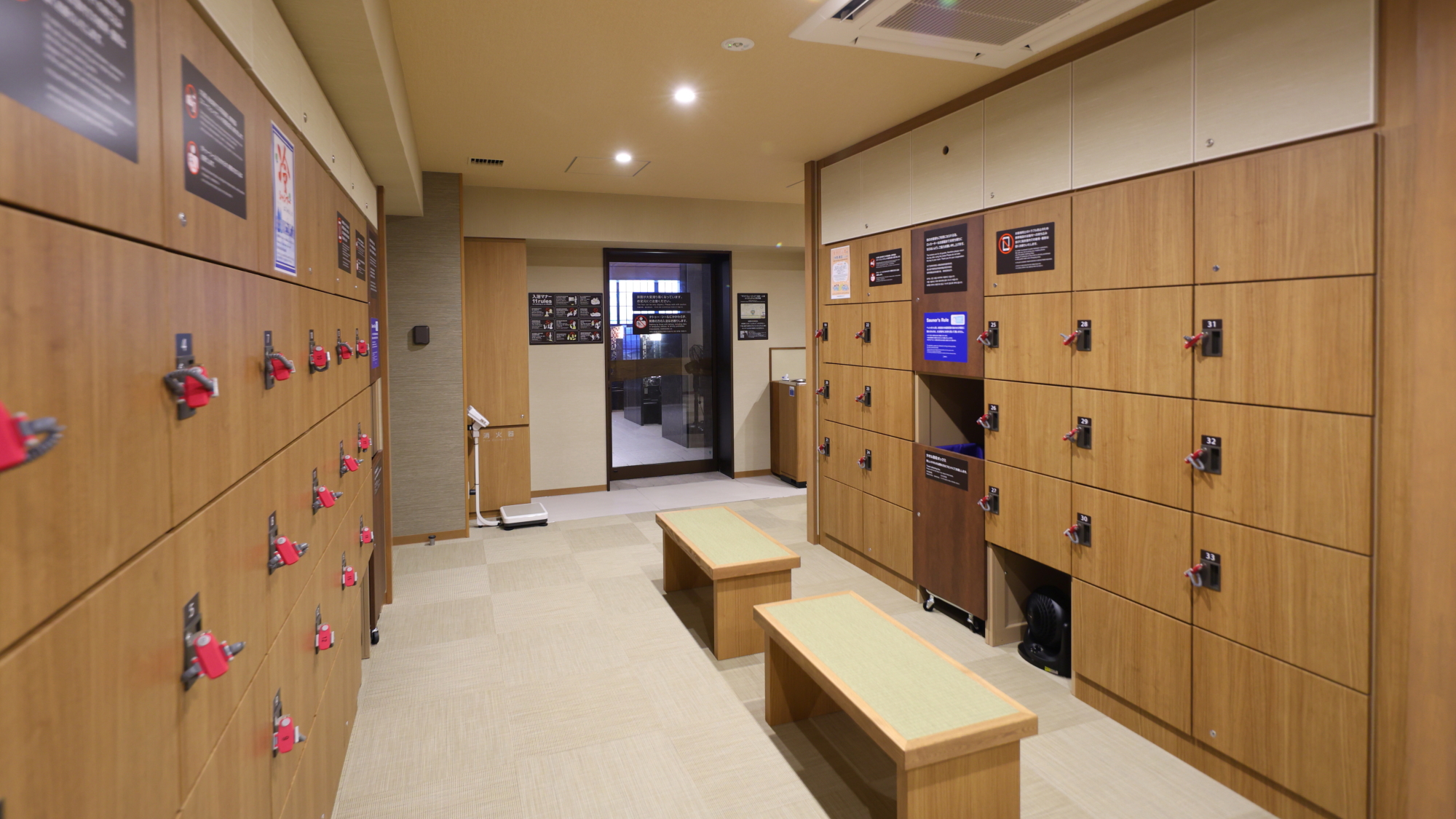 ■女性大浴場　脱衣場