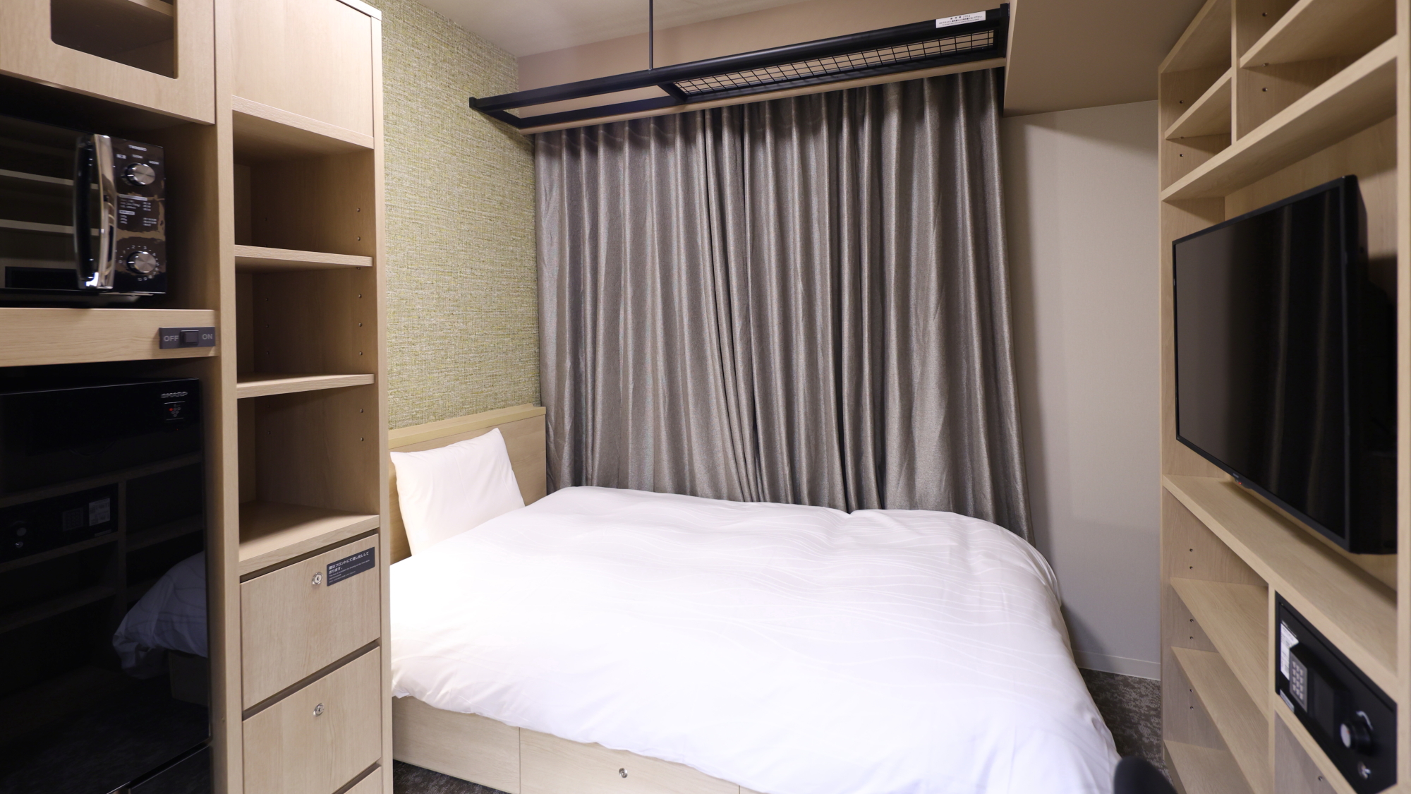 ■レジデンシャル：広さ15㎡・シモンズベッド（120cm&times;195㎝）・シャワーブース・スマートテレビ