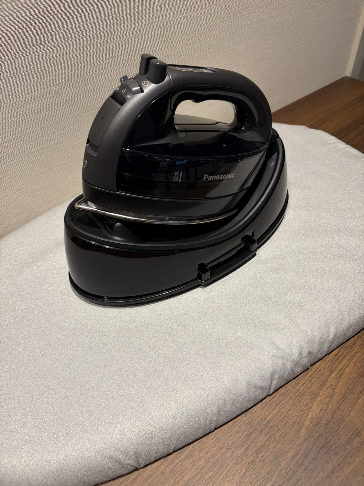 ■衣類用アイロン、アイロン台