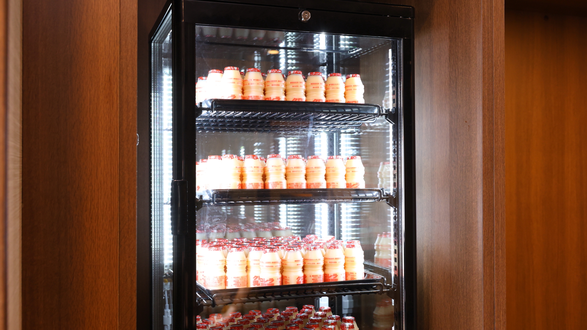 ■湯上り乳酸菌サービス（2階、早朝5時～10時）