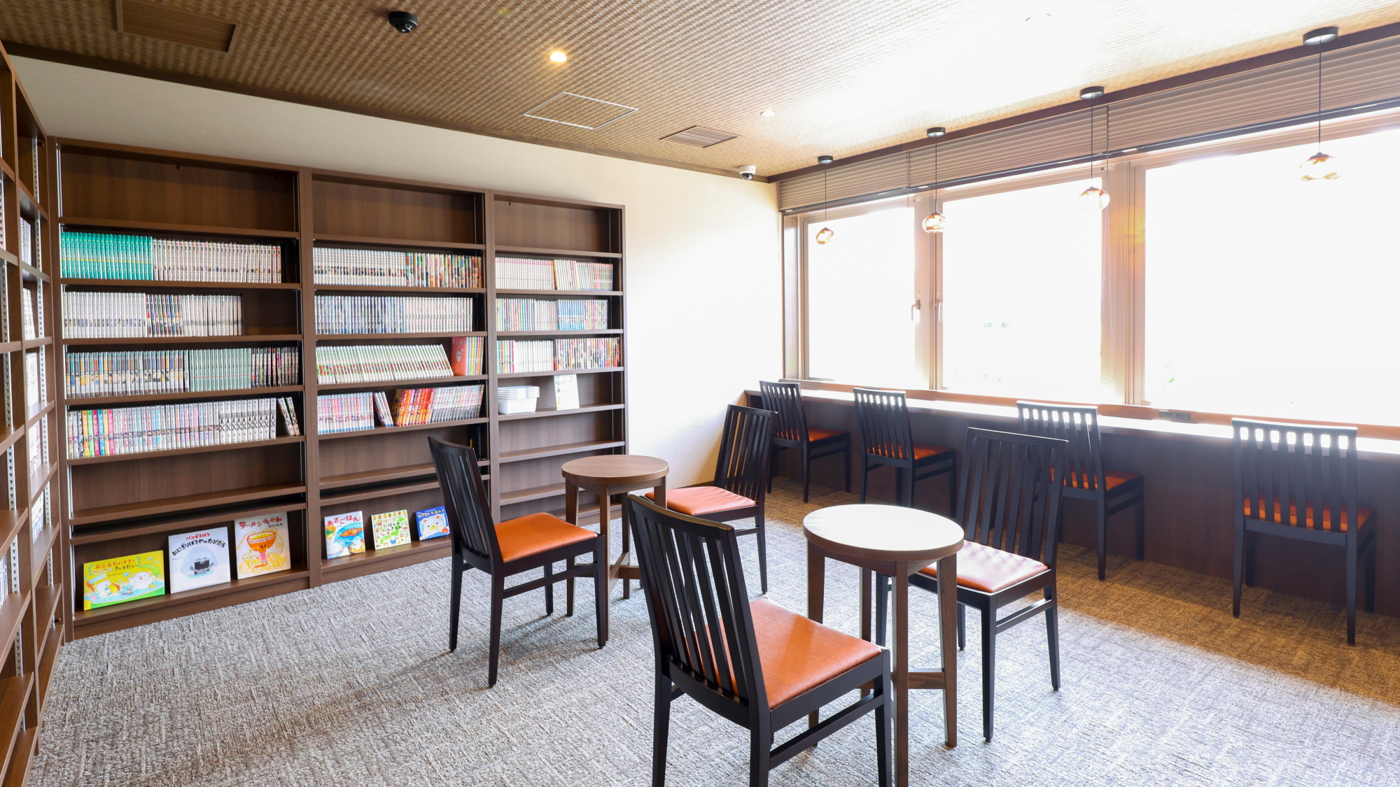 ■2階湯上り処（漫画コーナー）