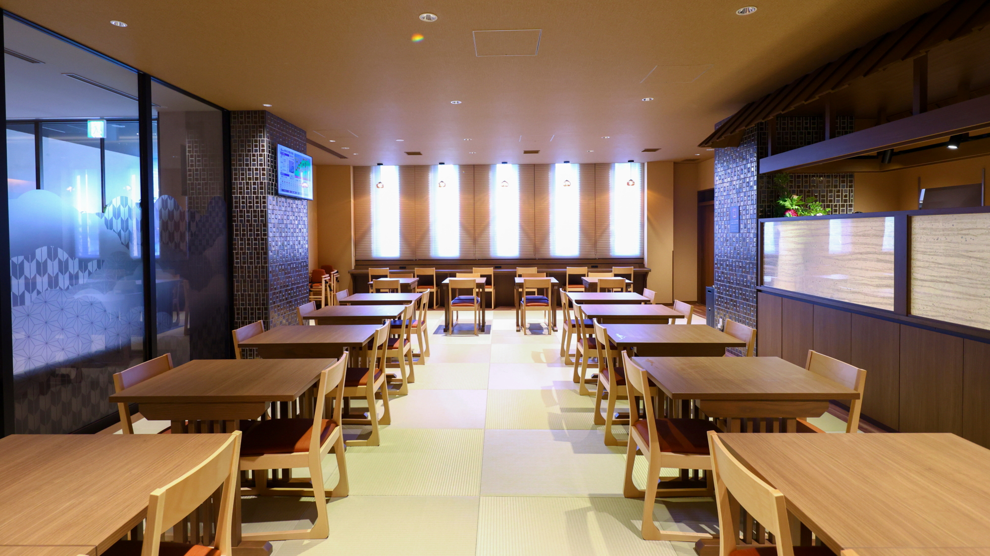 1階レストラン&rdquo;HATAGO"