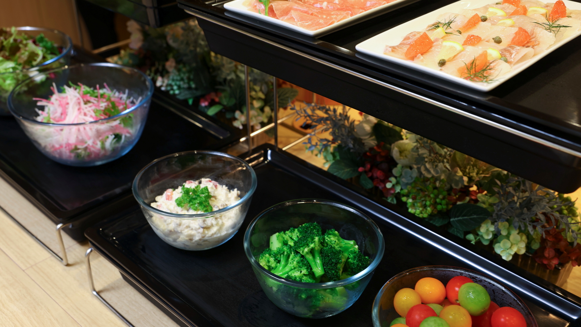 サラダコーナー