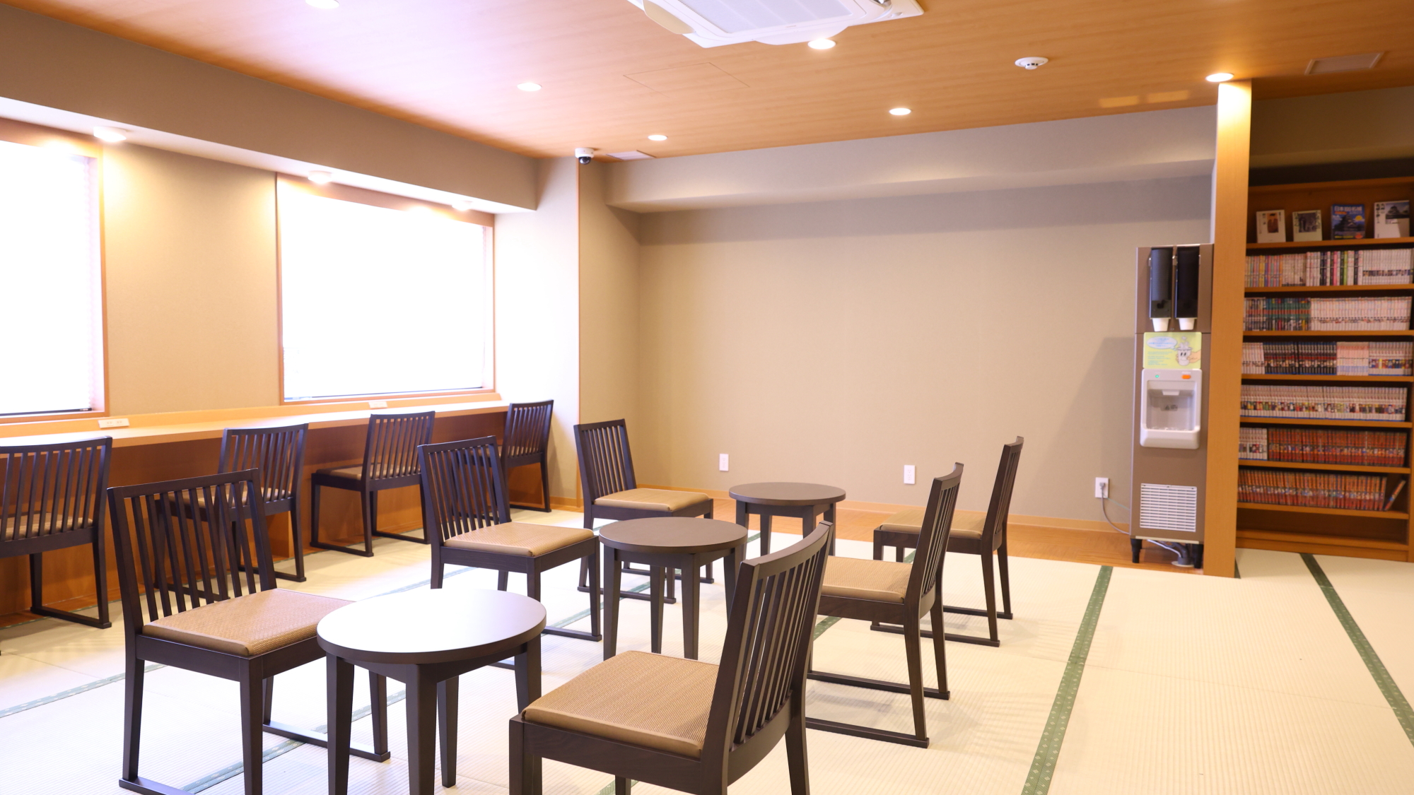 【館内設備】湯上り処（11F）