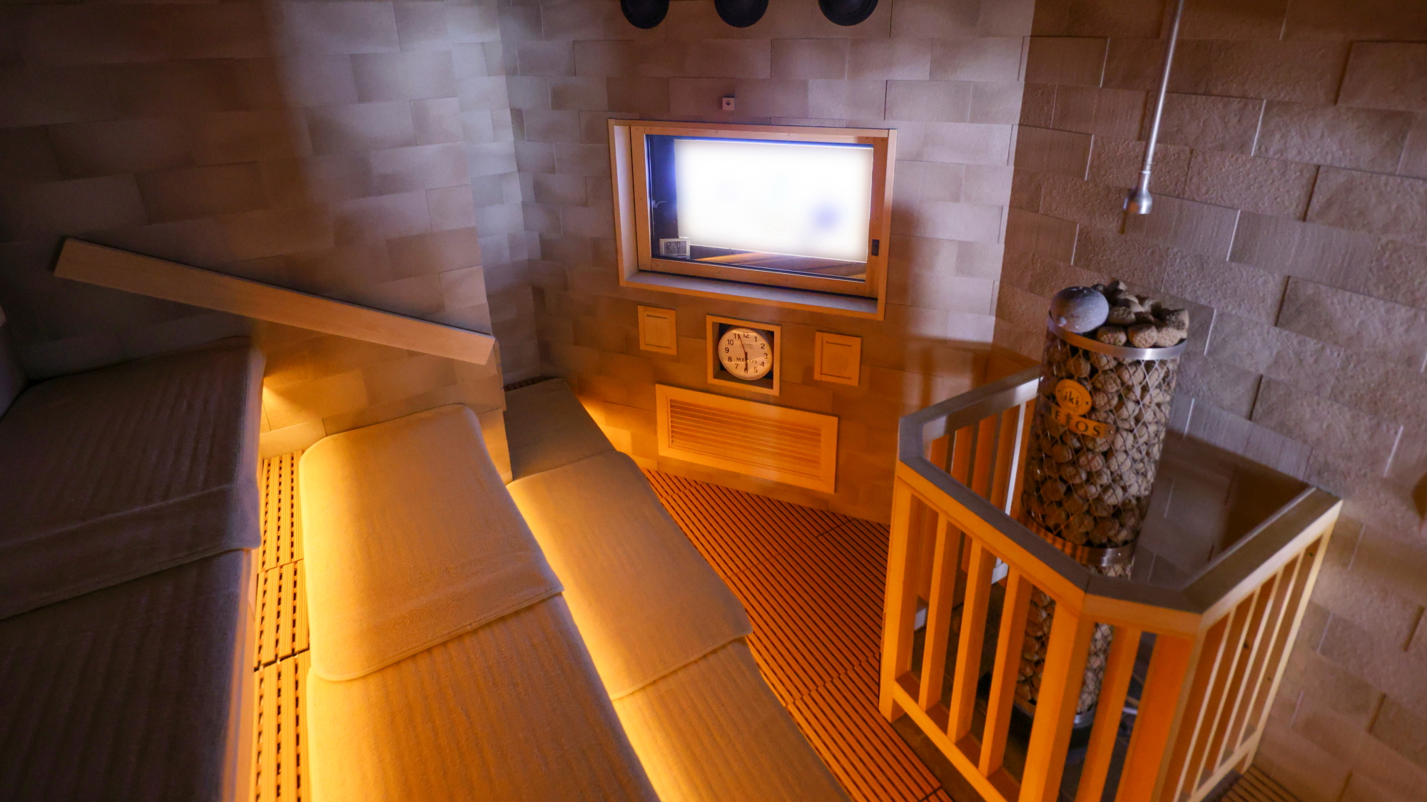 15：00～翌1：00、5：00～10：00（深夜1：00～早朝5:00は利用休止）