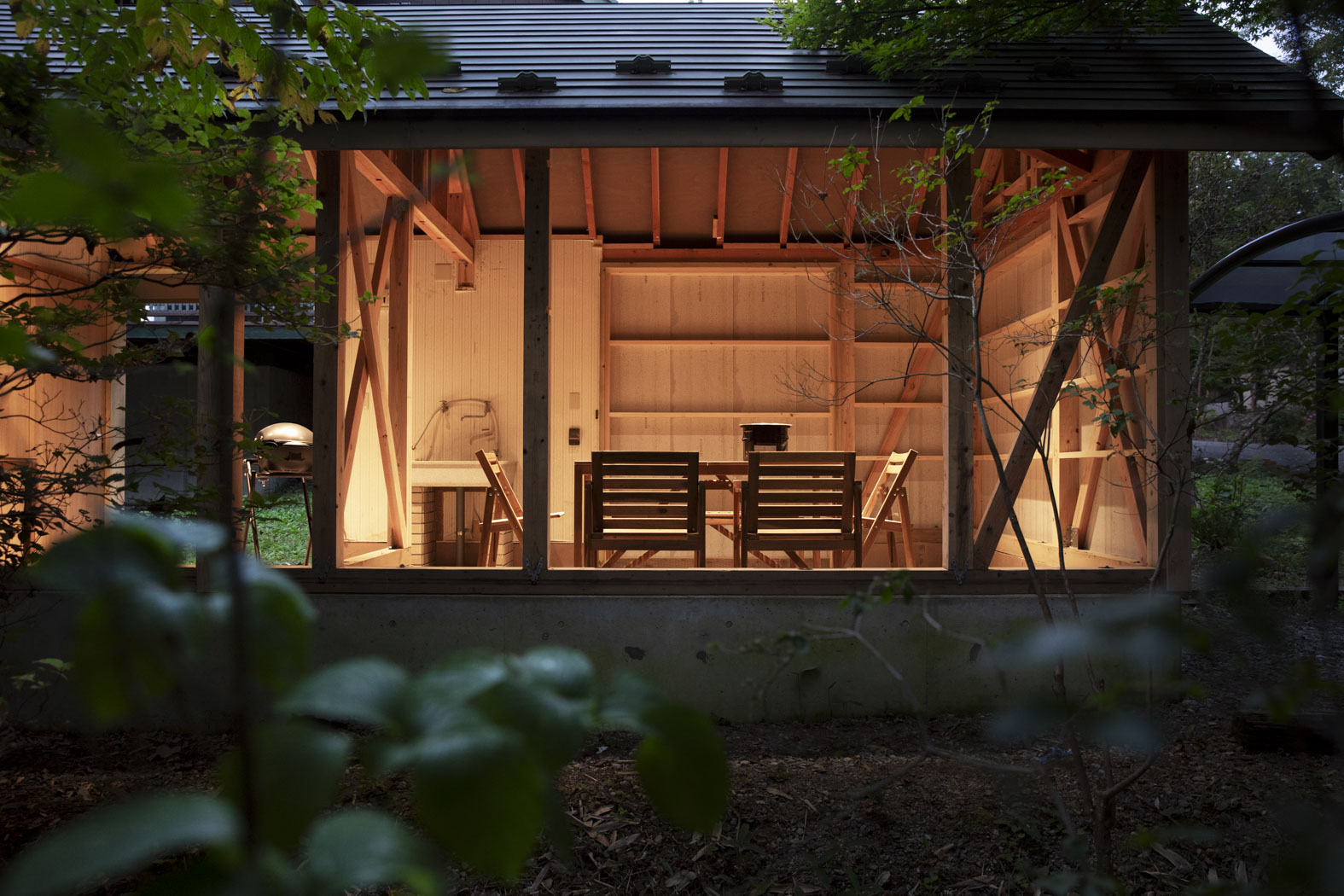 別棟のBBQスペース