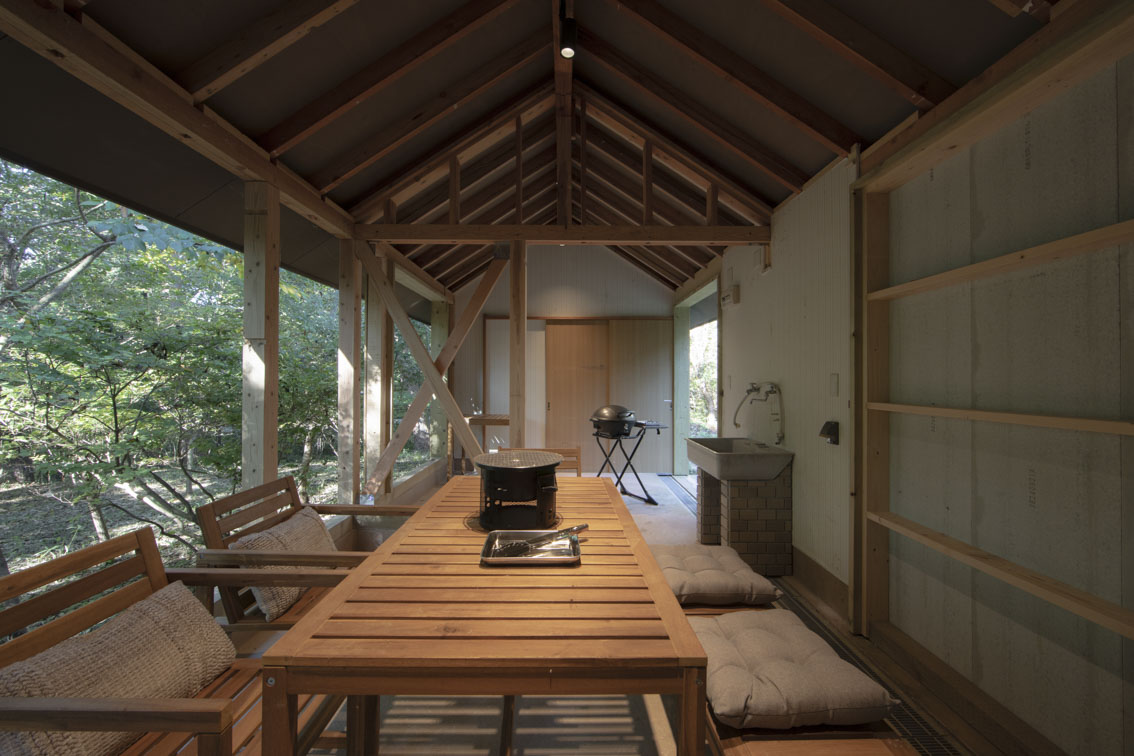 別棟のBBQスペース