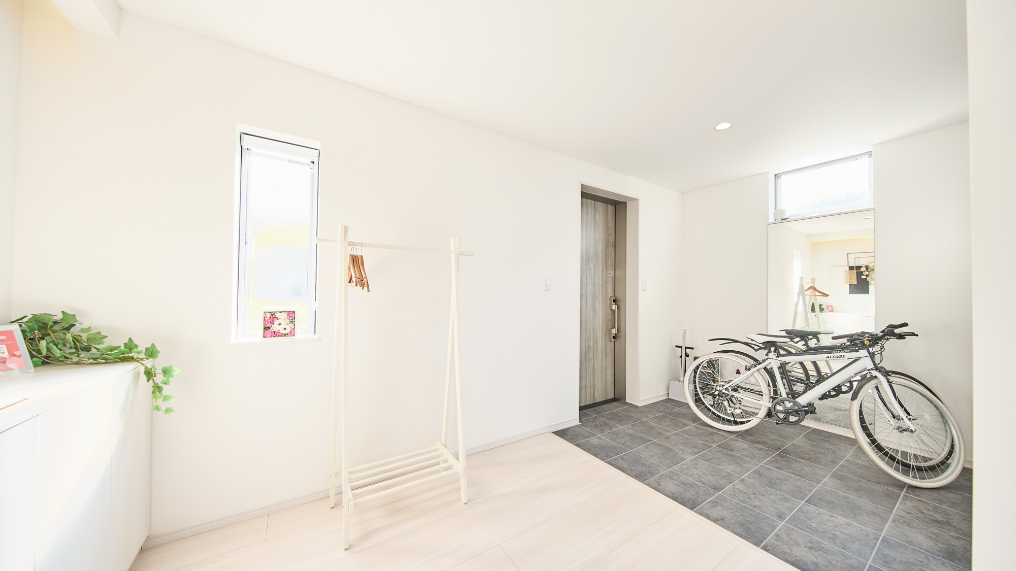 段差のないフラットな玄関