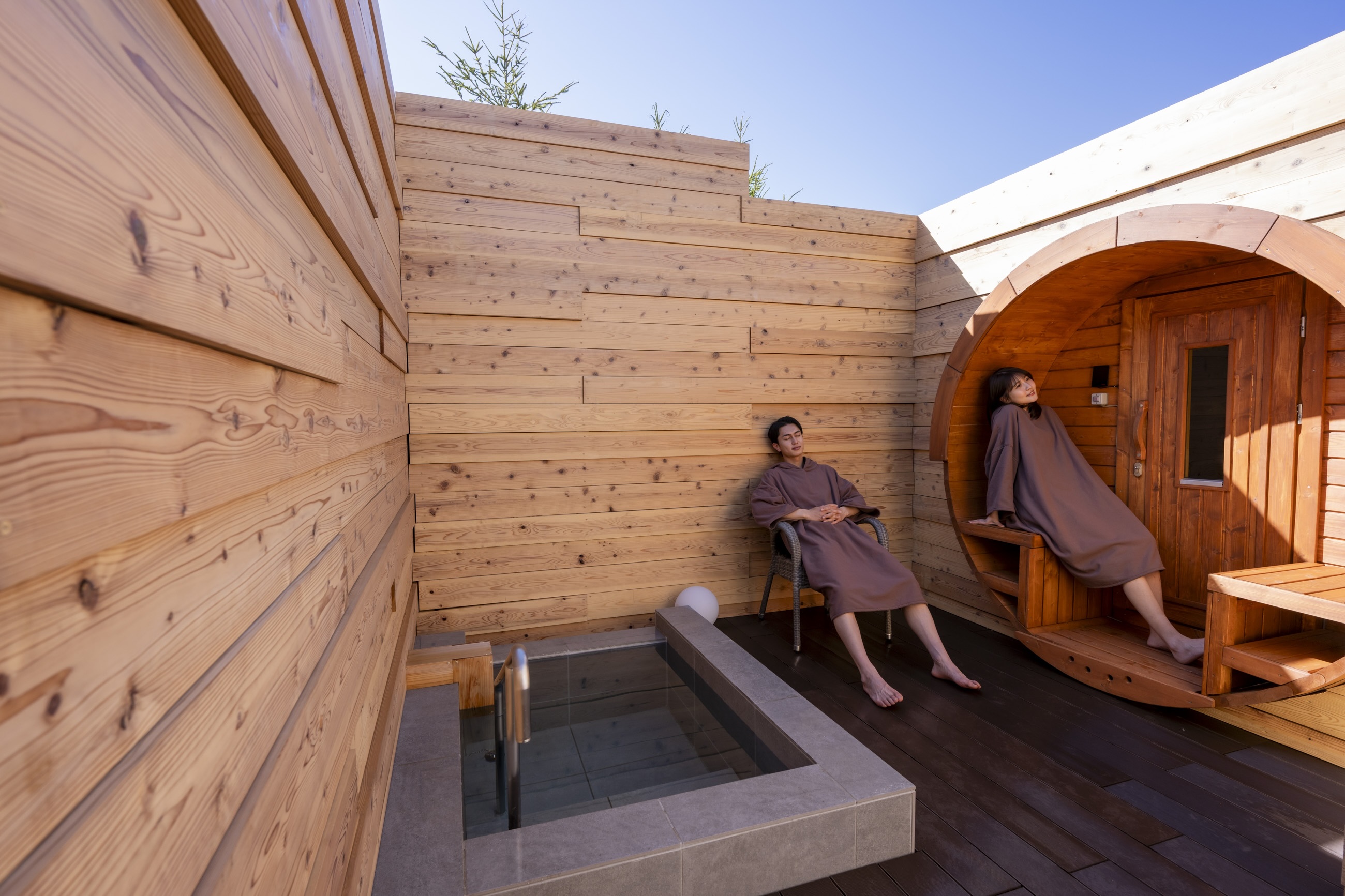 サウナー外気浴シーン