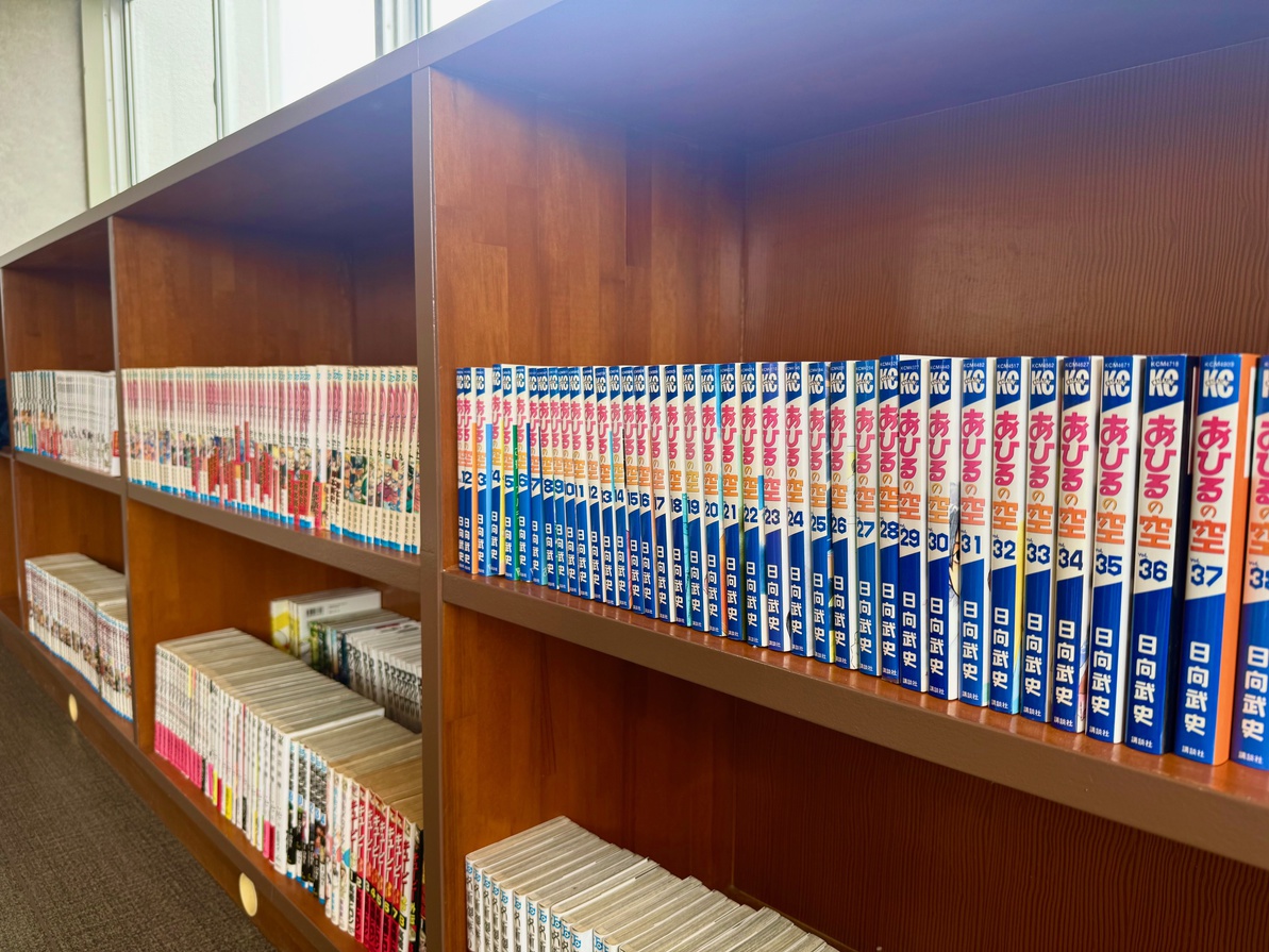 【素泊まり】洗濯乾燥無料＆漫画・大画面テレビ付きラウンジ完備！元小学校リニューアルホテル