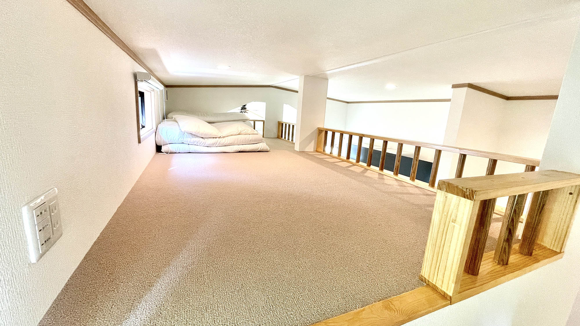 ・【トレーラーハウス翠／ロフト】秘密基地のようなロフトでお子様も喜ぶ楽しい空間です