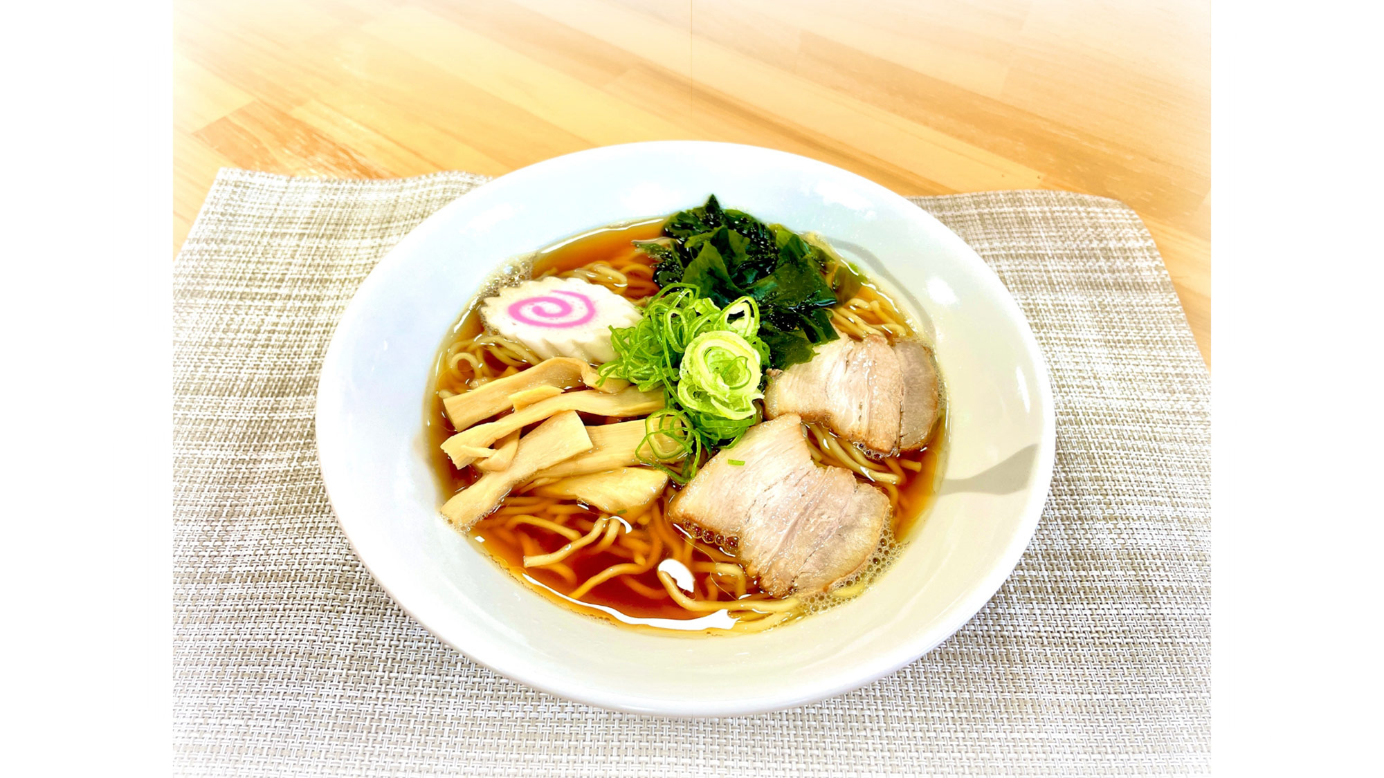 ・【夕食一例/醤油ラーメン】懐かしさを感じる定番のしょうゆ味ラーメンです