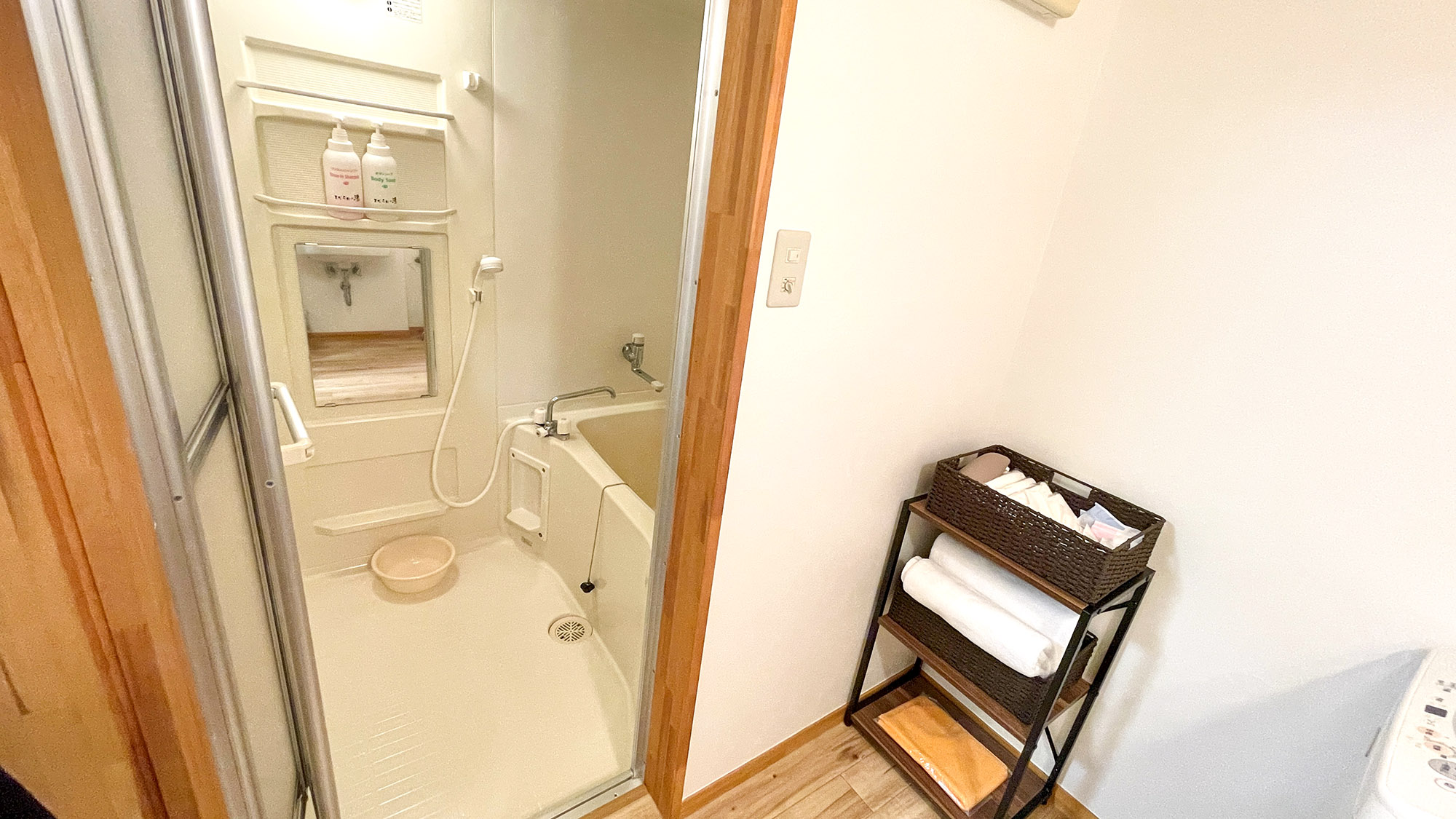 ・【コテージ／浴室】バストイレはセパレート　家族やカップルでお越しの際も快適にご利用いただけます