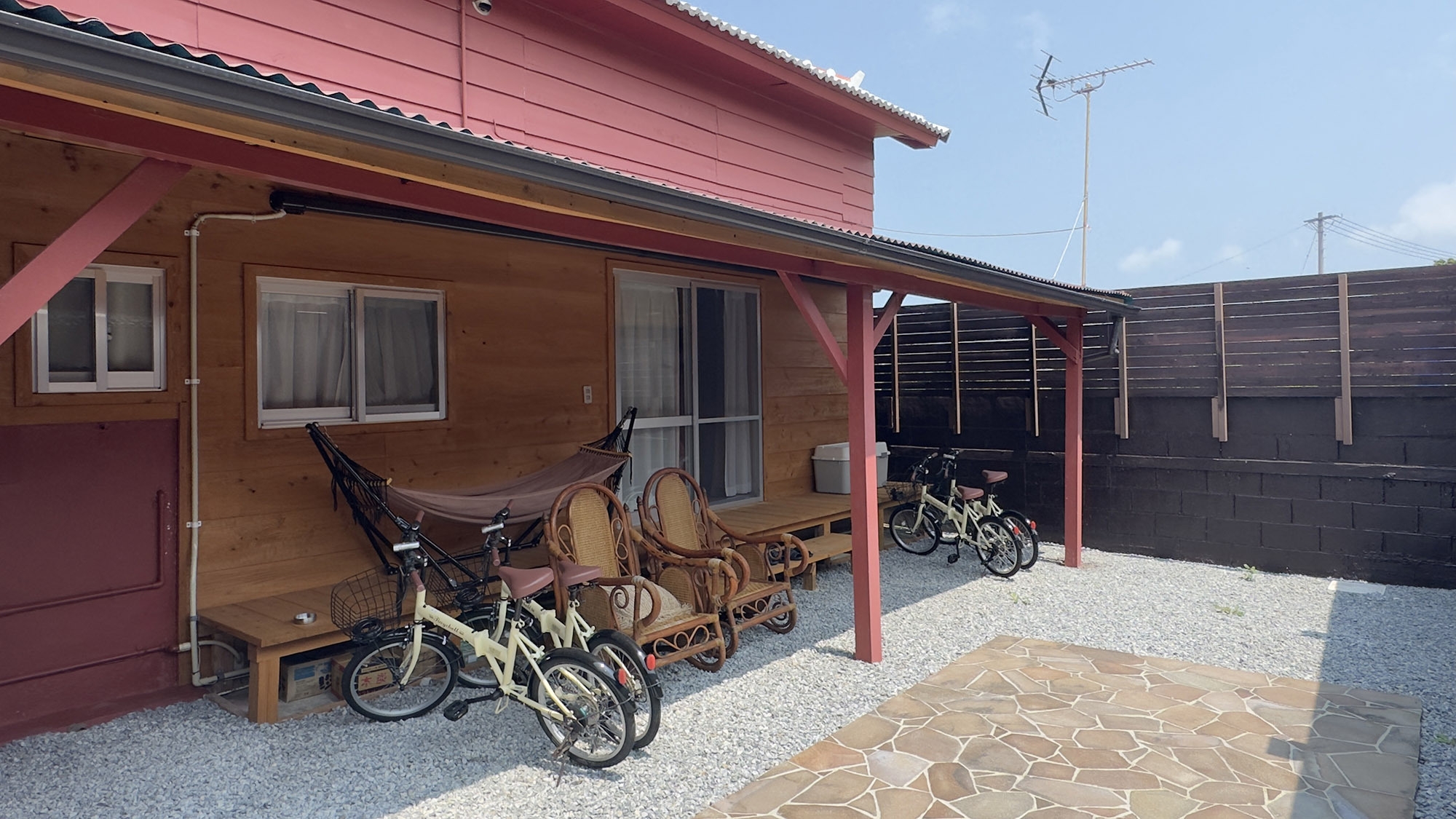 【楽天スーパーSALE】素泊/首里城をイメージした一棟貸しでうちなー時間　お庭にはシェード付露天風呂