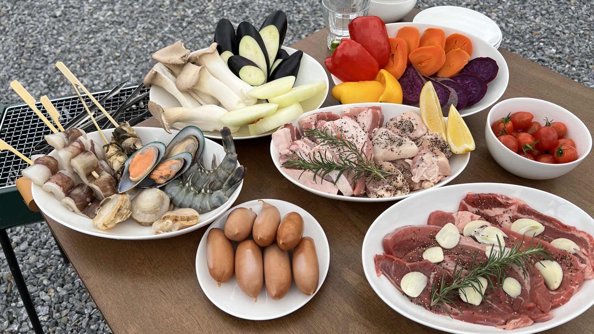 ・【BBQイメージ】食材をお持ち込みいただければBBQをお庭で行うことが出来ます（機材は無料貸出）