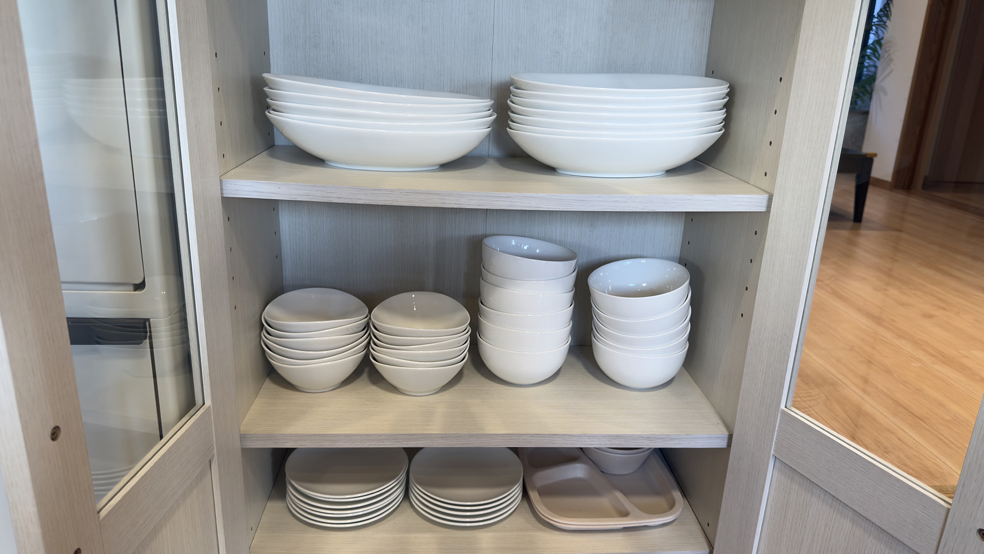 ・【食器類】多種多様な食器やグラスをご用意しております