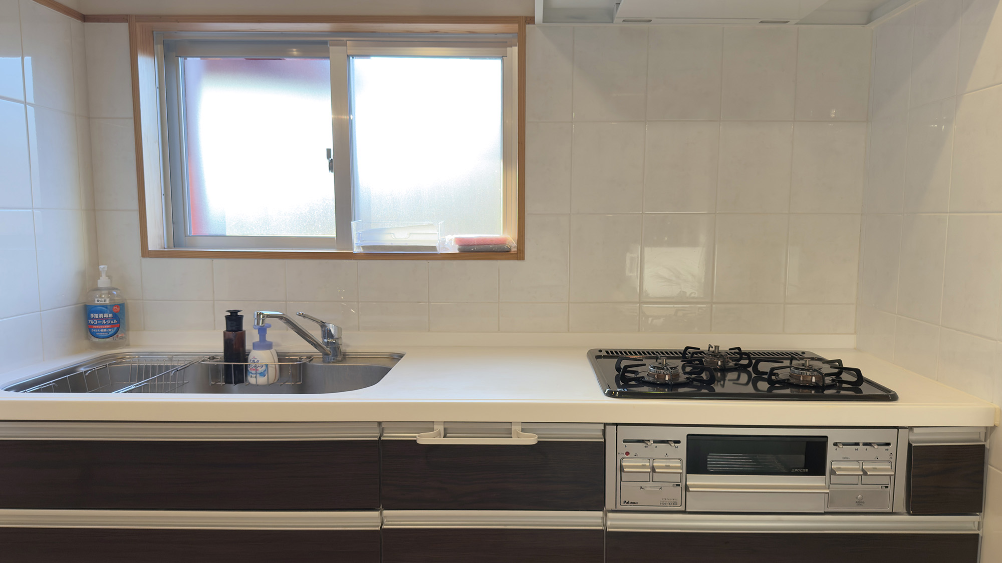・【キッチン】利用しやすいシステムキッチン　火器の取り扱いにはご注意ください