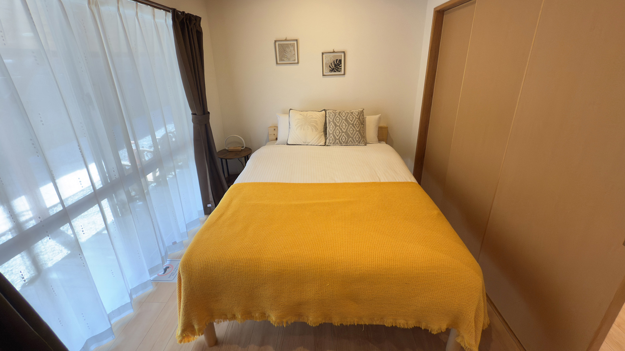 ・【寝室イメージ】寝室は1階に1部屋、2階に1部屋ございます（1階はセミダブルベッド1台）