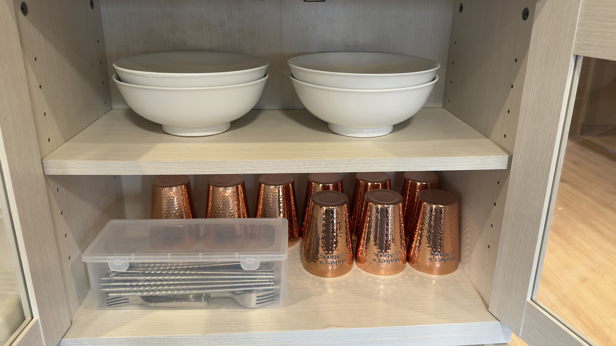 ・【食器類】多種多様な食器やグラスをご用意しております