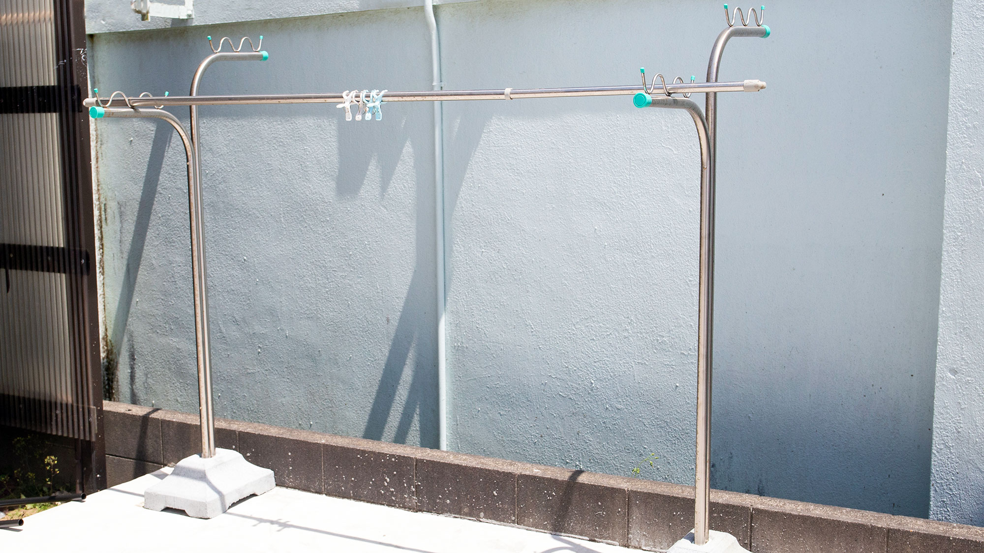 ・【物干しラック】お天気がいい日は外で洗濯物を乾かすことも可能です