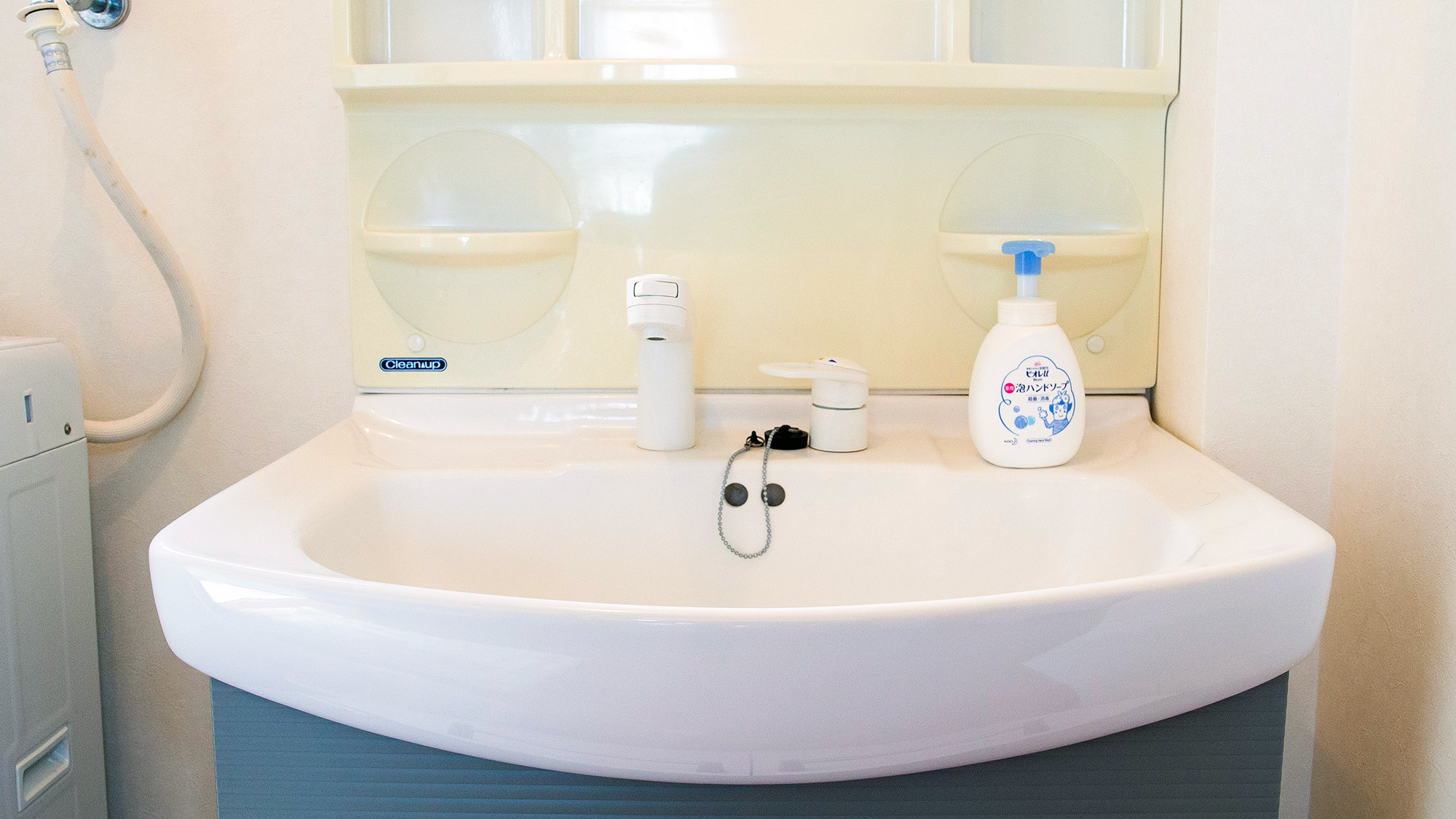 ・【洗面所】使い勝手の良いコンパクトな洗面スペースです