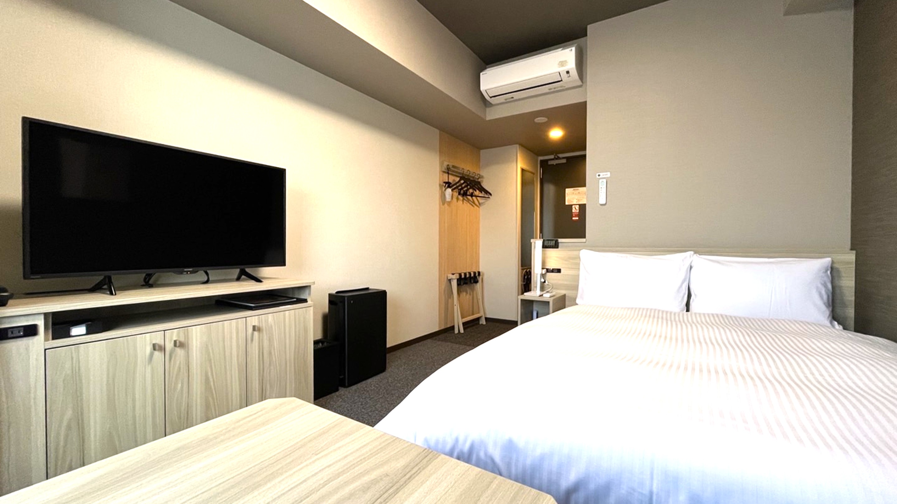 スタンダードセミダブルルーム