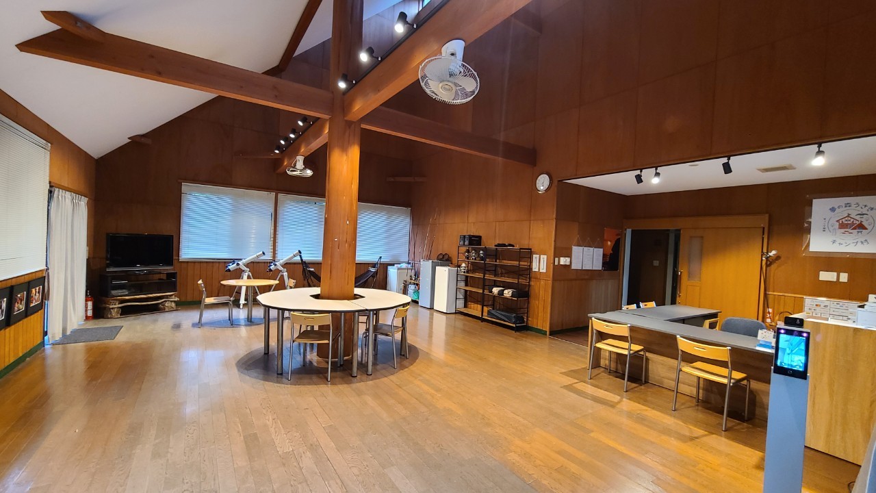 管理棟（ロビー）