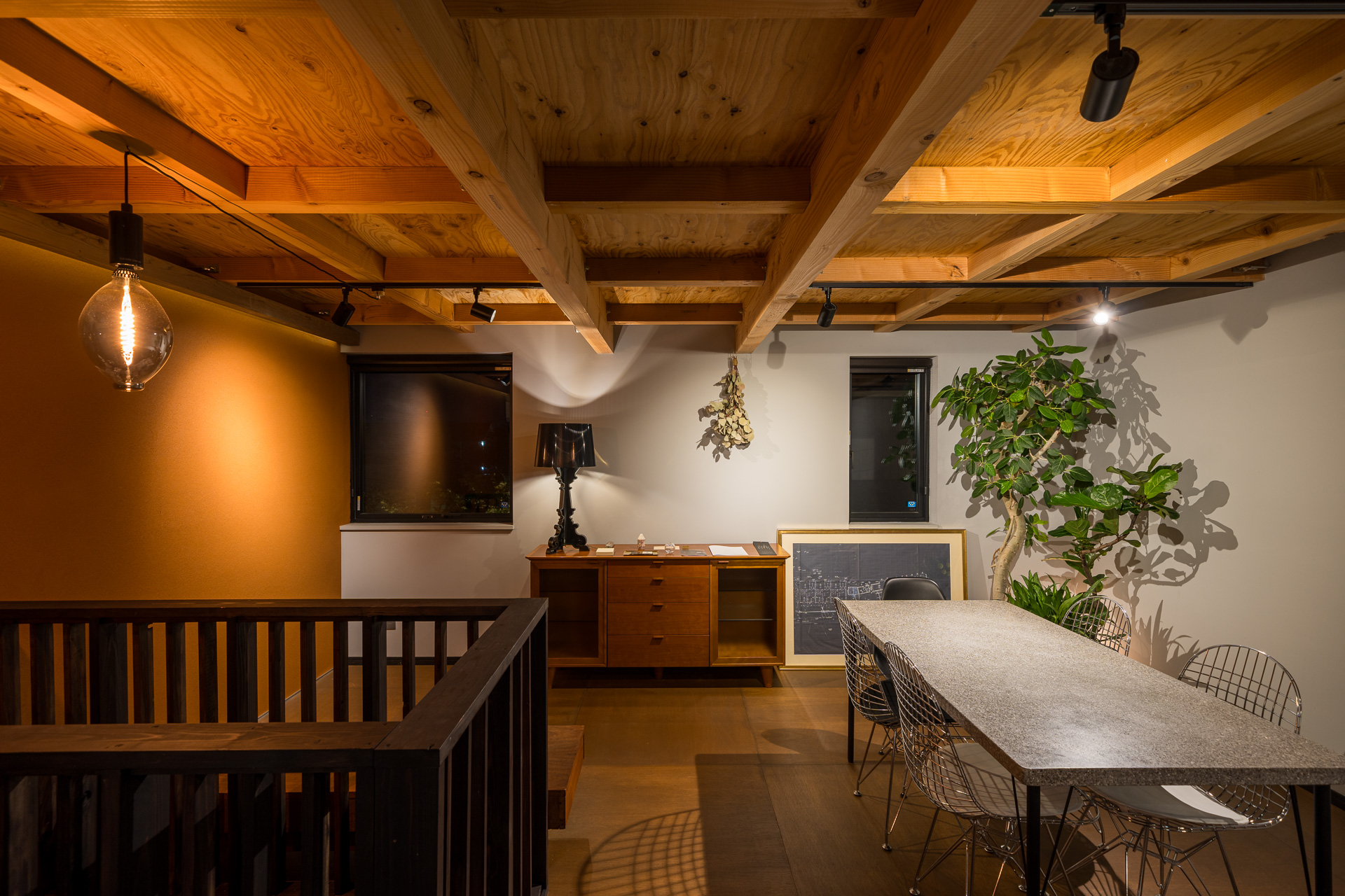 2階にはワンルームのキッチン付きのリビングダイニングがあります。