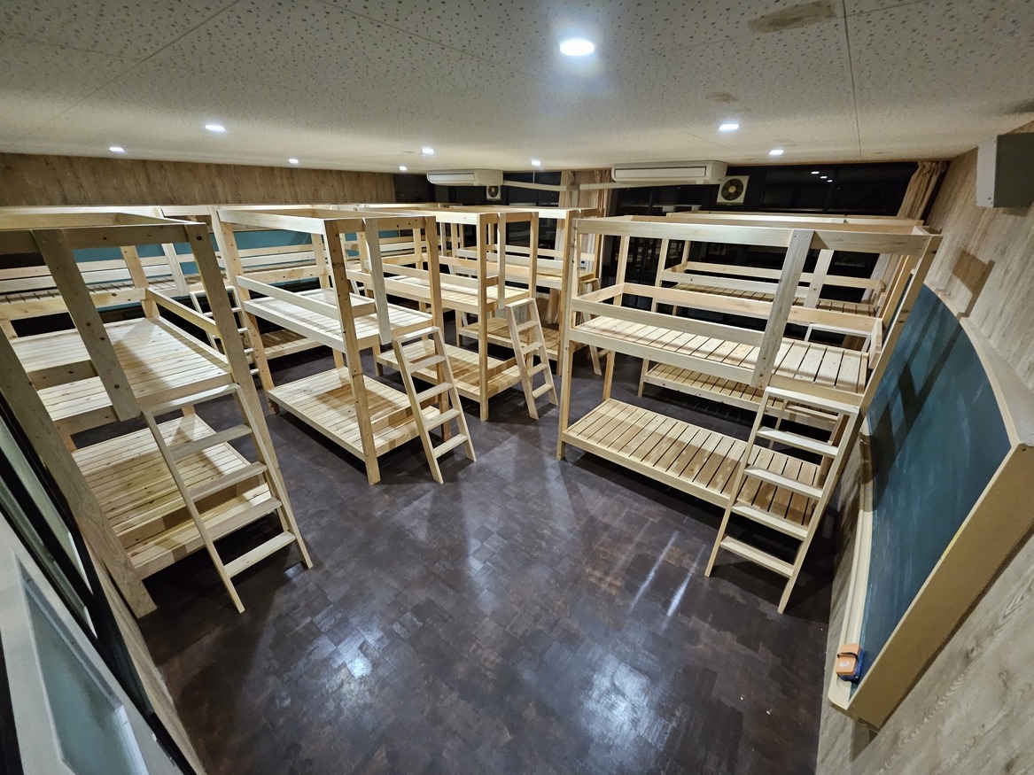 【みんなで泊まれば超お得！】貸切ヒノキ二段ベッドドミトリーで素泊まり★最大18名OK！