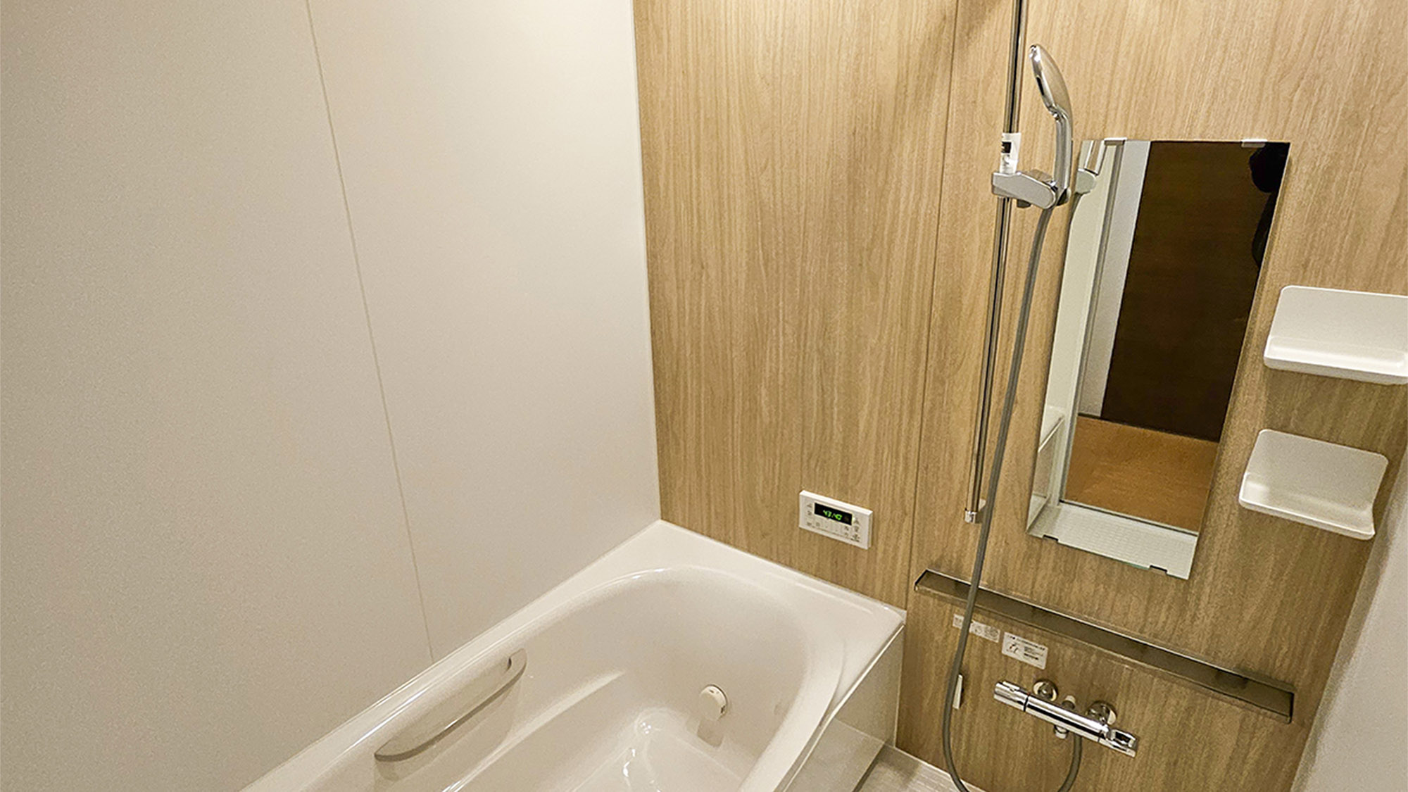 ・【バスルーム】疲れをゆっくりと癒していただける、広々としたバスルームです