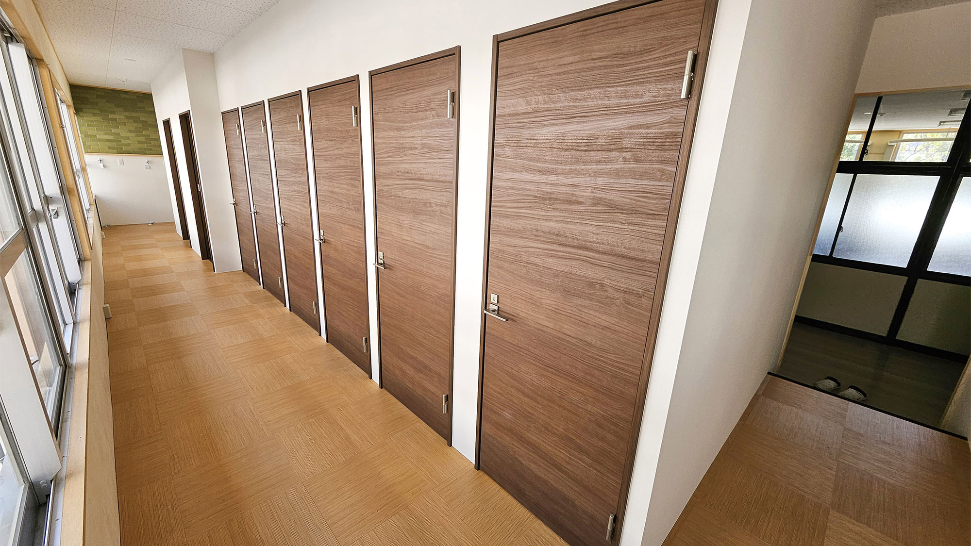 ・【シャワールーム】鍵付きのシャワールームを6室ご用意