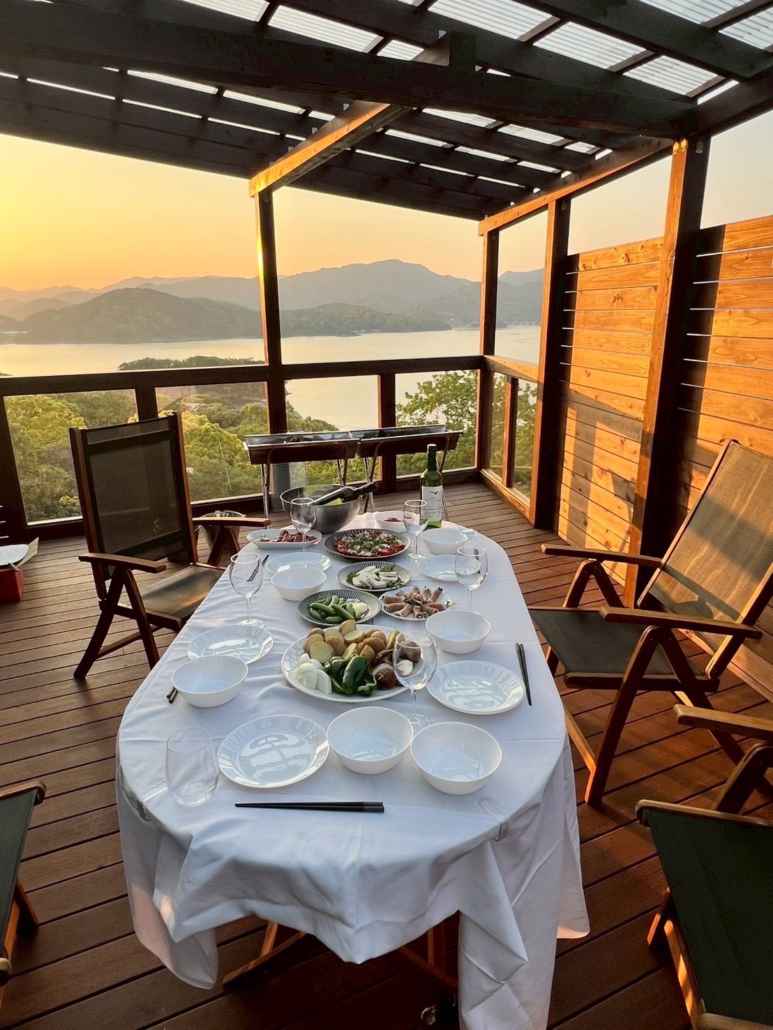 デッキでのダイニング